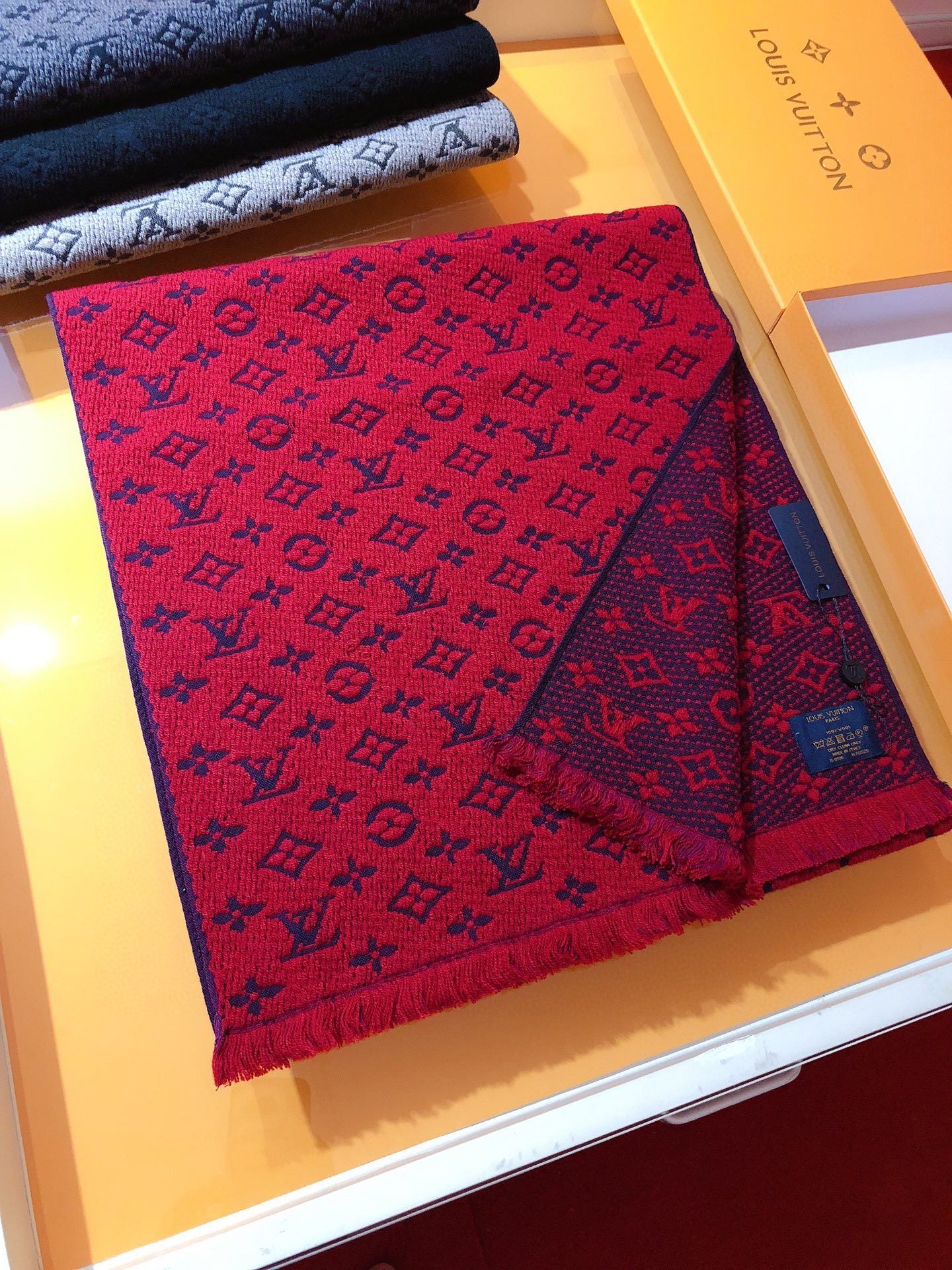 China Replica LV Scarf 48usd Only