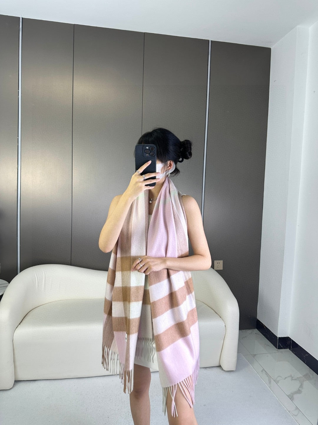 China Replica Burberry Scarf 44usd Only
