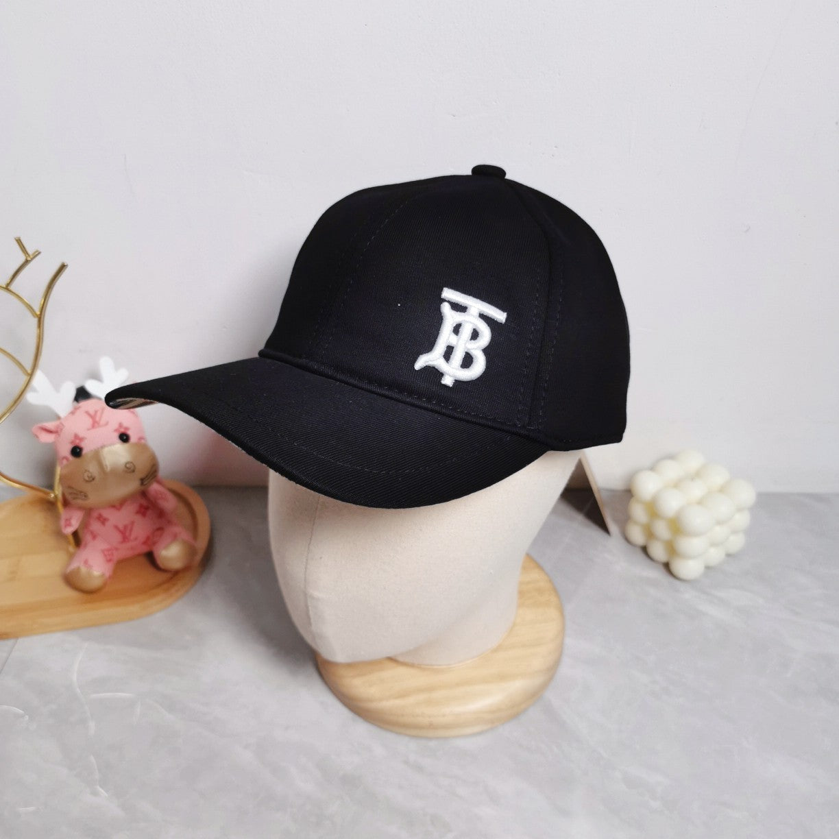 China Replica Burberry Hats 21usd Only