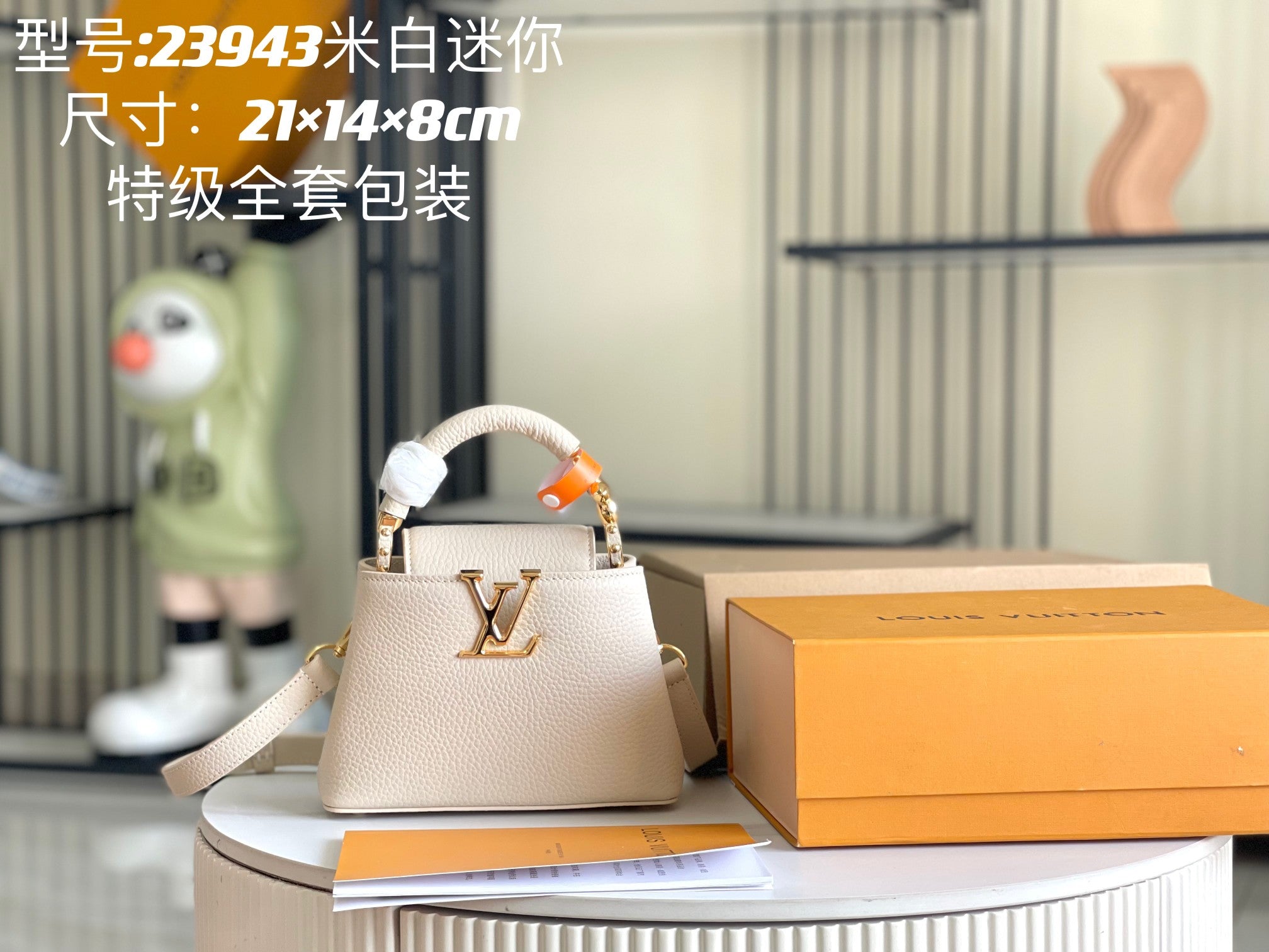 China Replica LV Handbags 330usd Only