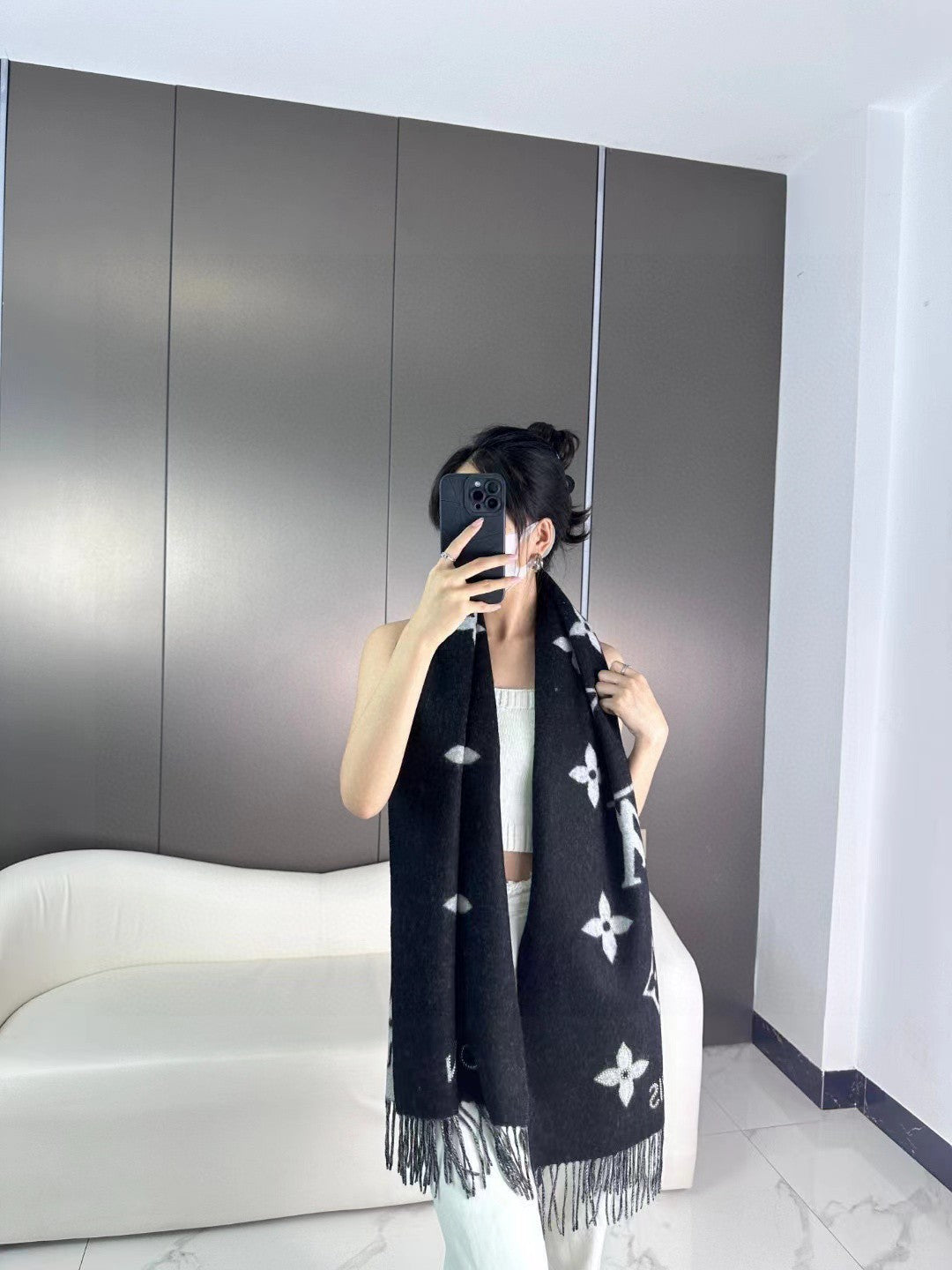 China Replica LV Scarf 60usd Only