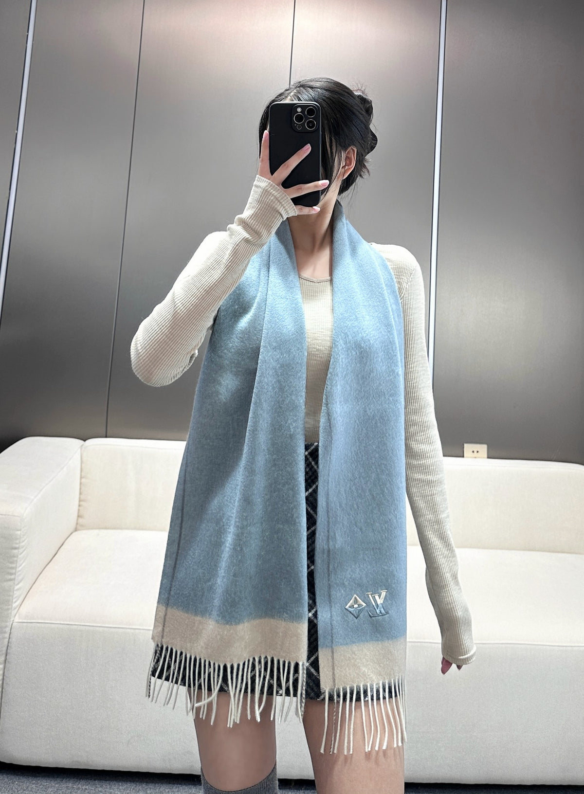 China Replica LV Scarf 44usd Only