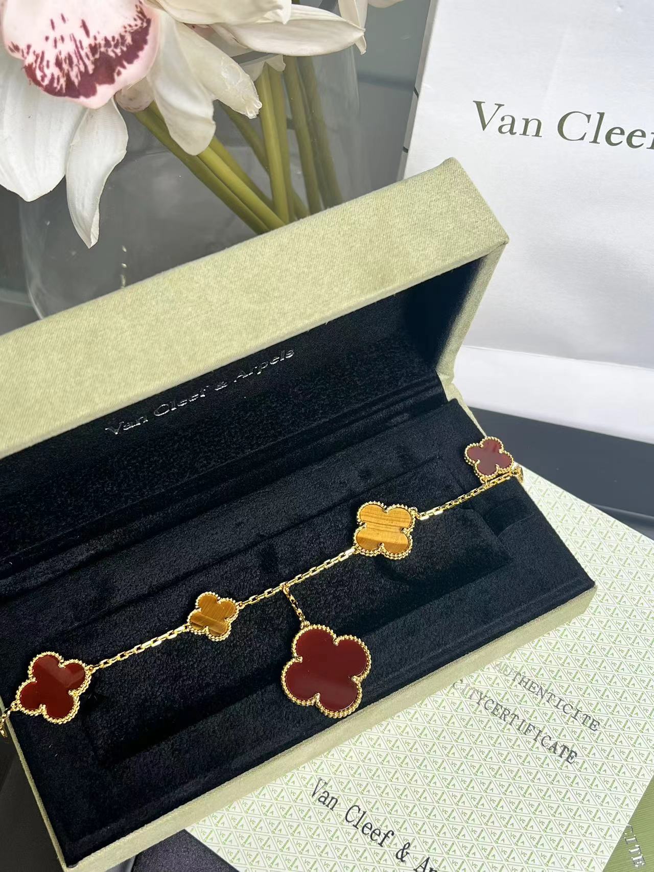 China Replica Van Cleef Arpels Bracelets 115usd Only