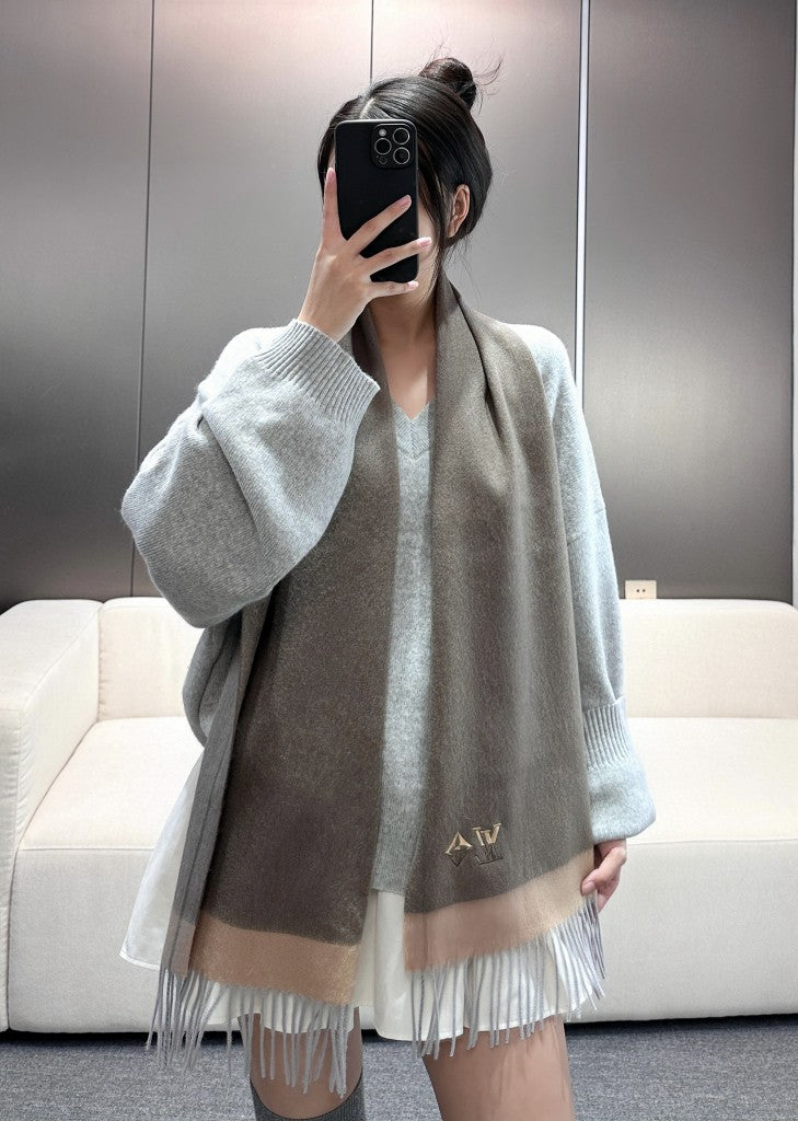 China Replica LV Scarf 44usd Only