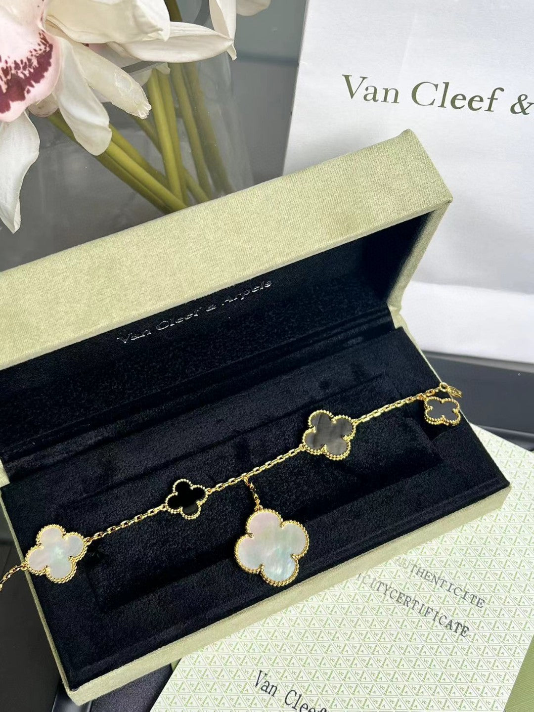 China Replica Van Cleef Arpels Bracelets 115usd Only