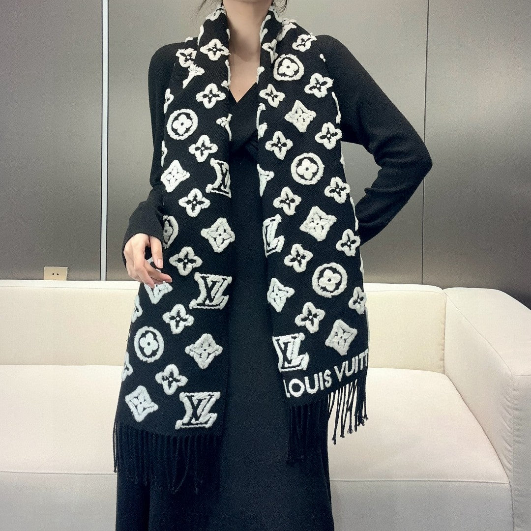China Replica LV Scarf 64usd Only