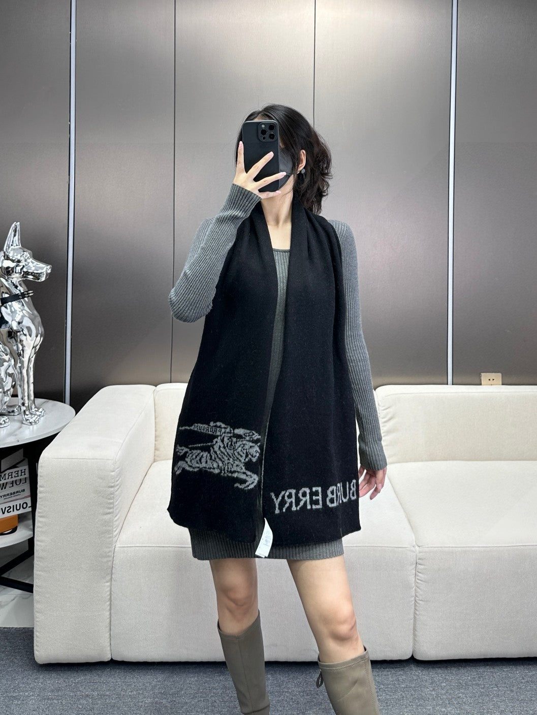 China Replica Burberry Scarf 64usd Only