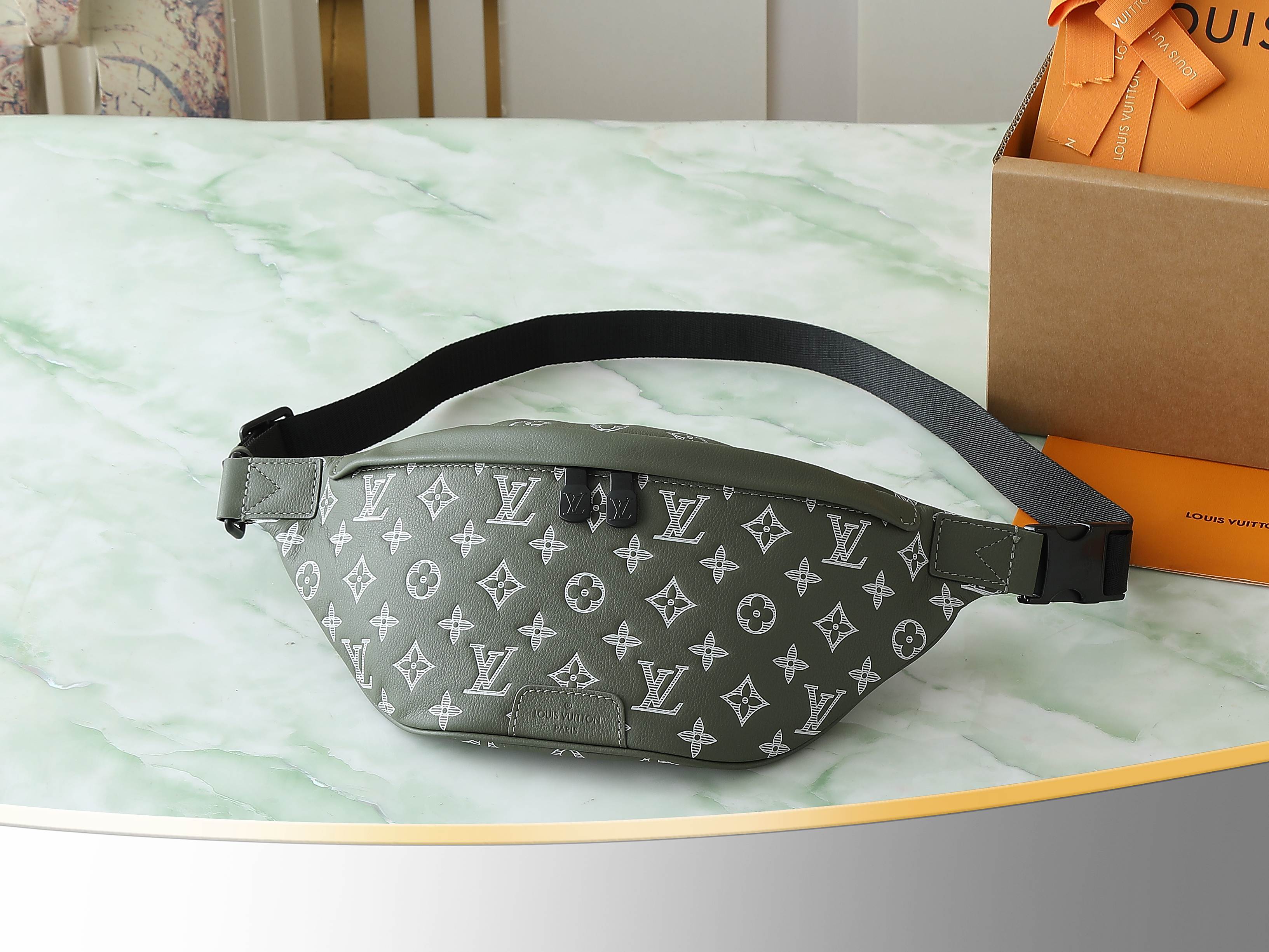 China Replica LV Handbags 165usd Only