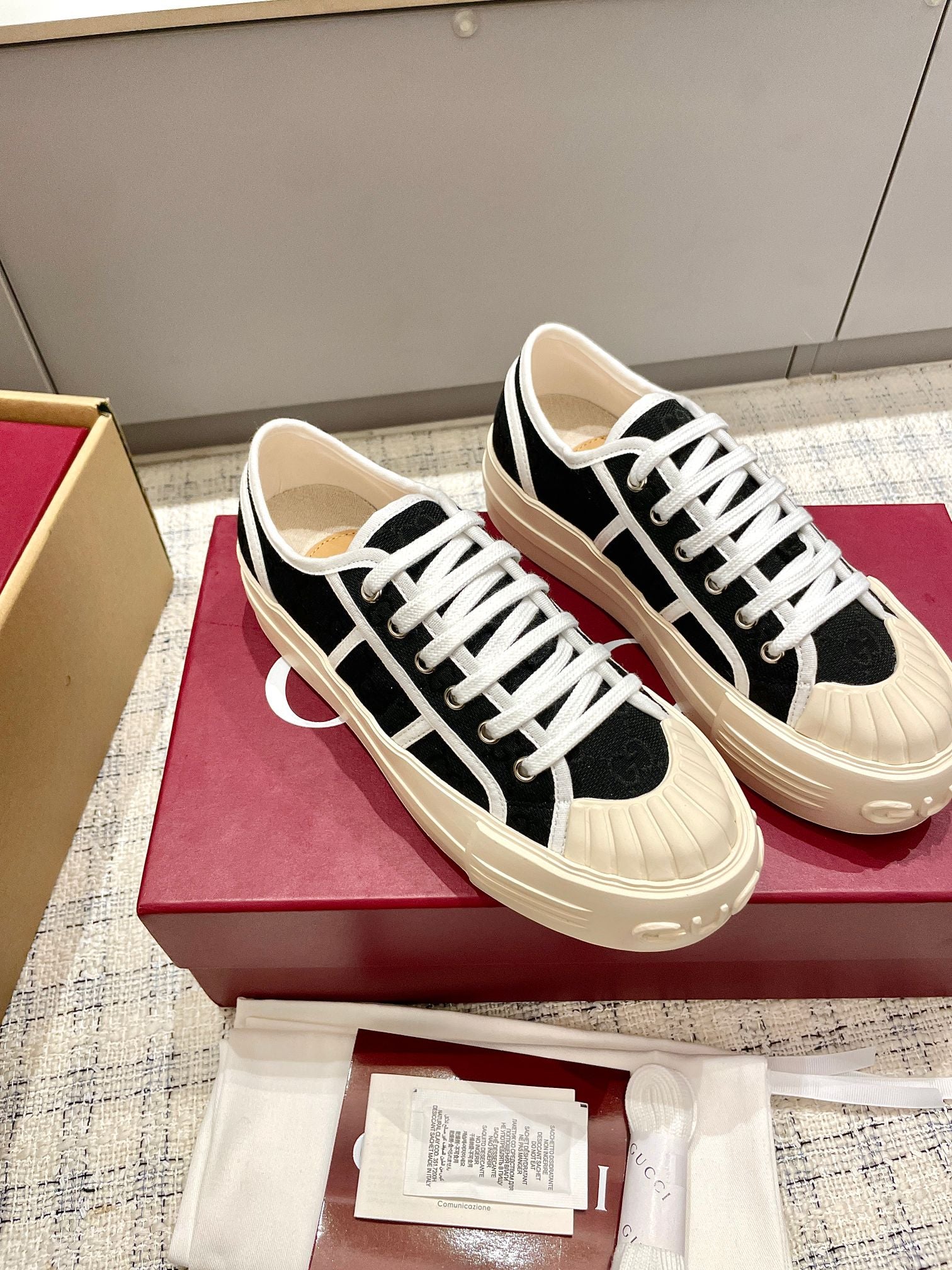 China Replica Gucci Women Shoes 84usd Only