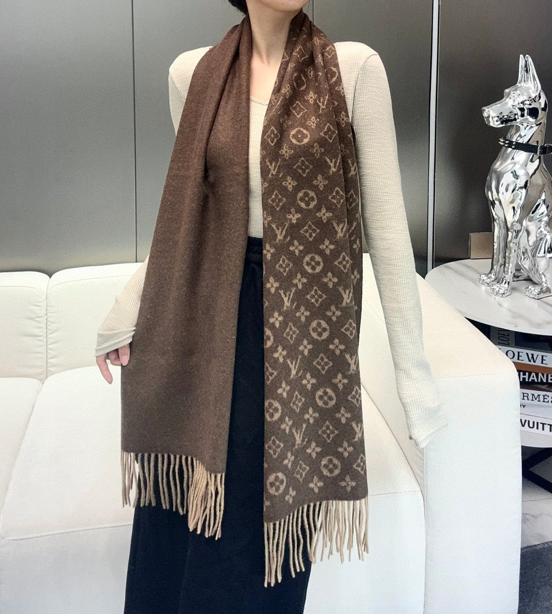China Replica LV Scarf 42usd Only