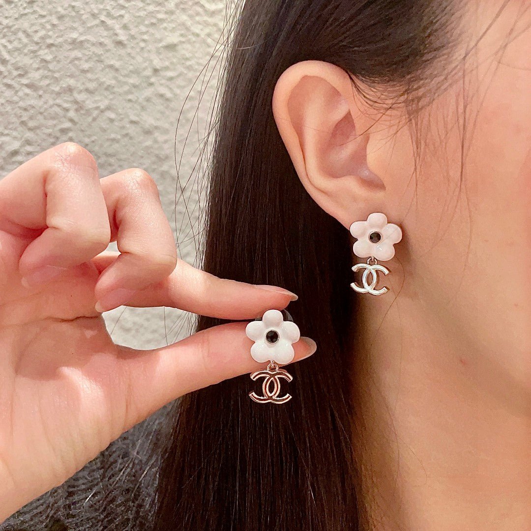 China Replica Chanel Earrings 38usd Only