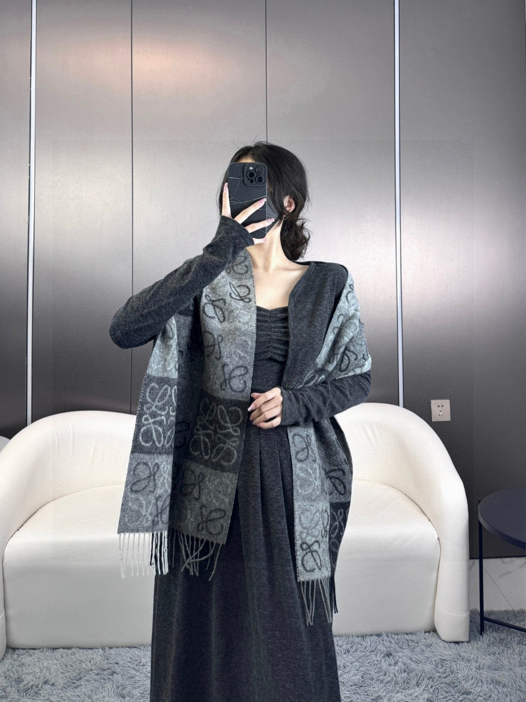 China Replica Loewe Scarf 44usd Only