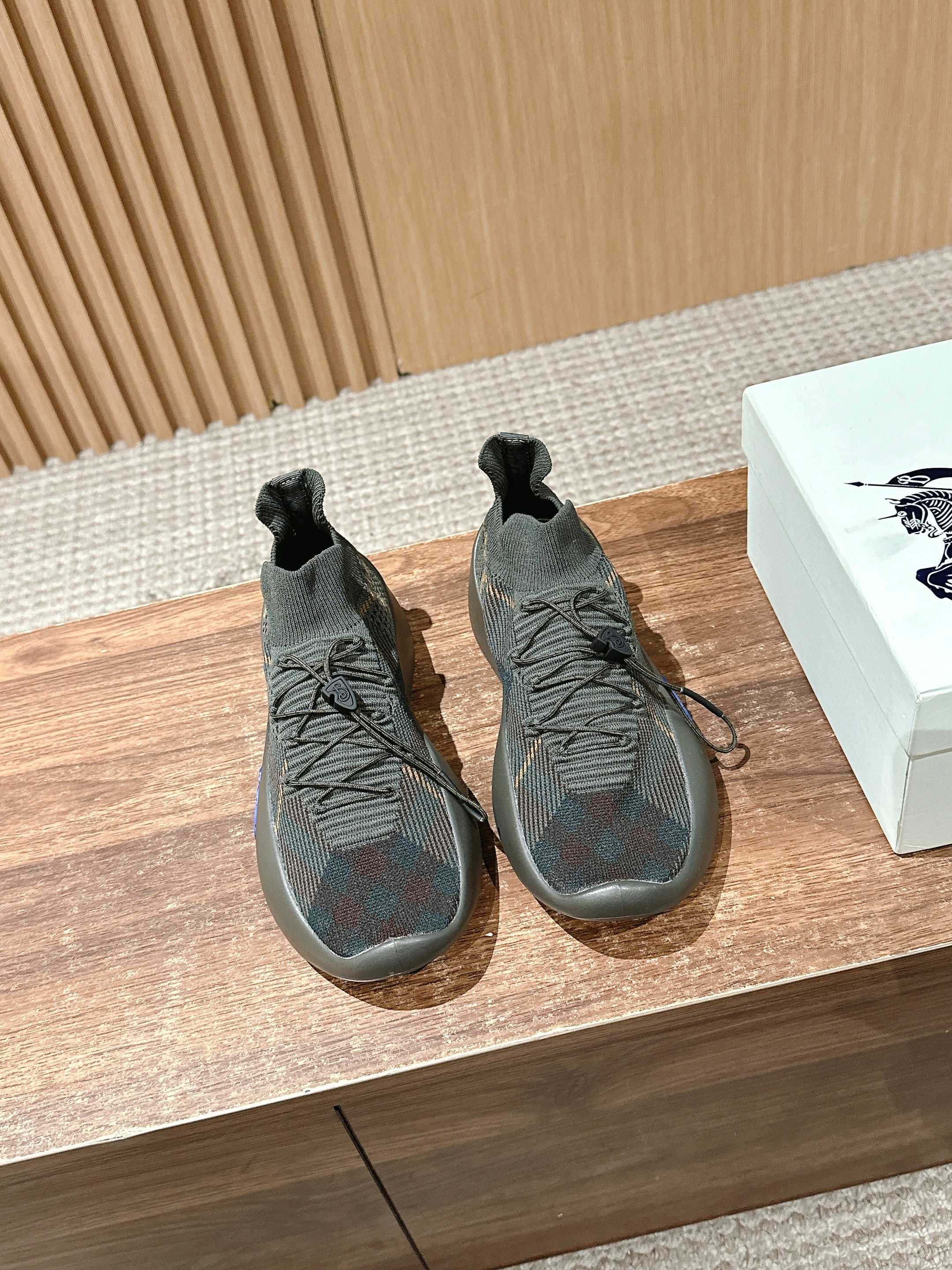 China Replica Burberry Women Shoes 133usd Only