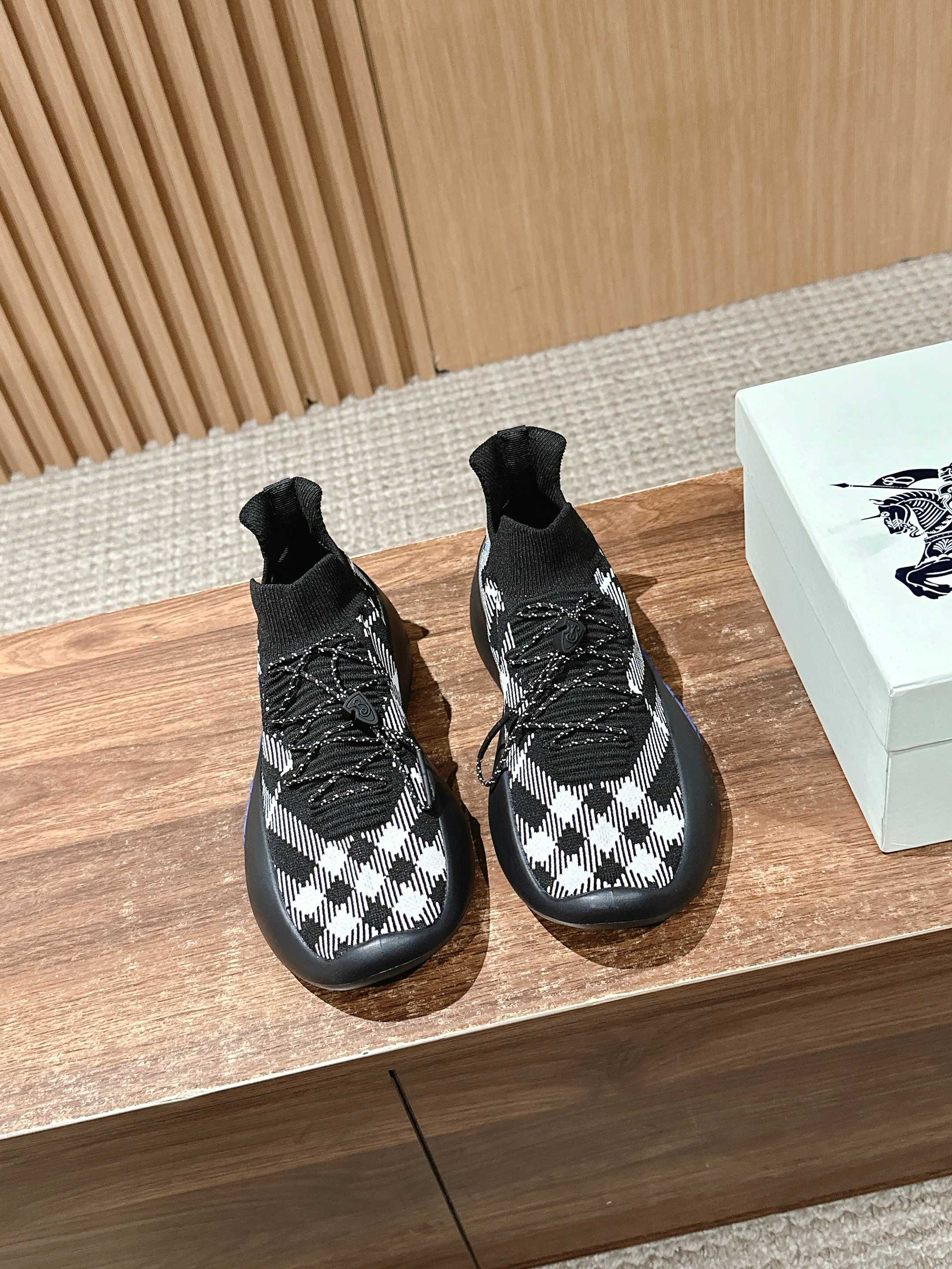China Replica Burberry Women Shoes 133usd Only