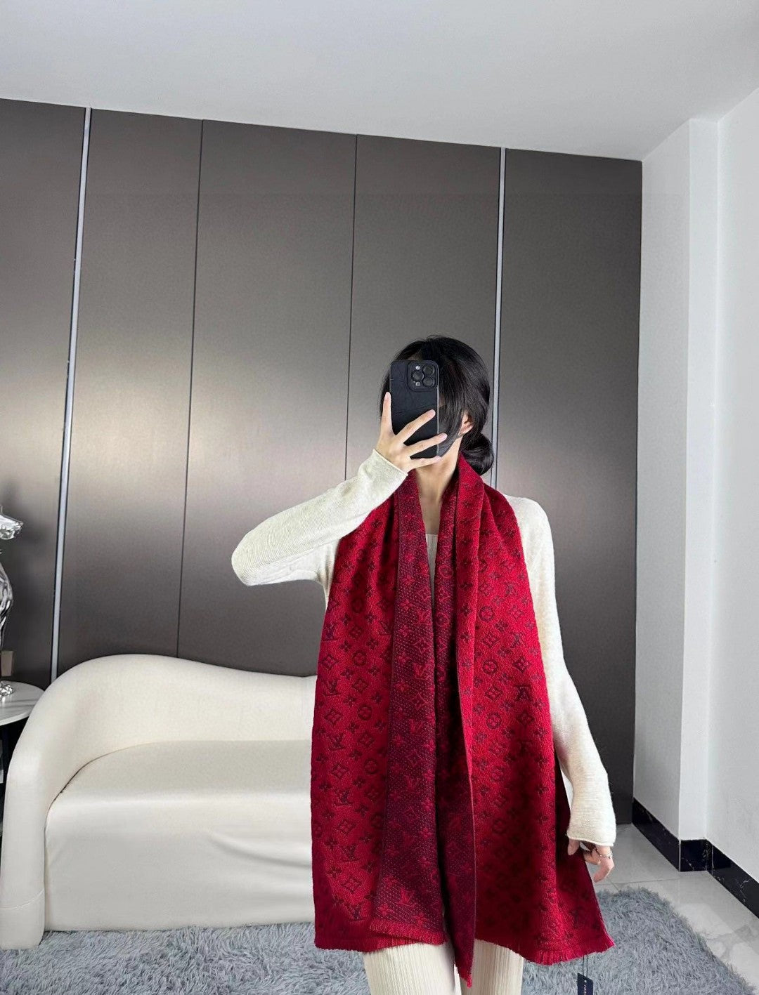 China Replica LV Scarf 44usd Only
