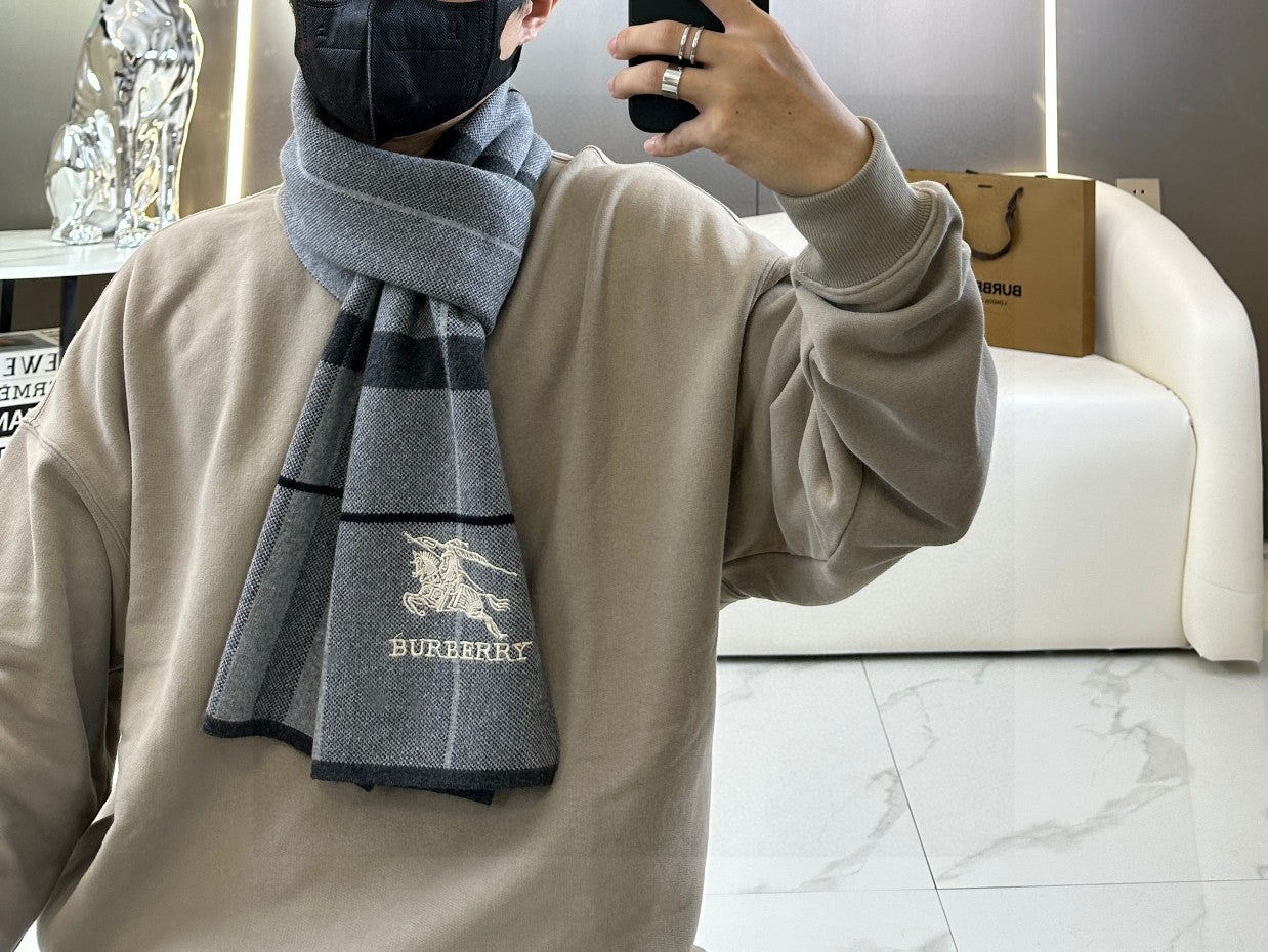 China Replica Burberry Scarf 44usd Only