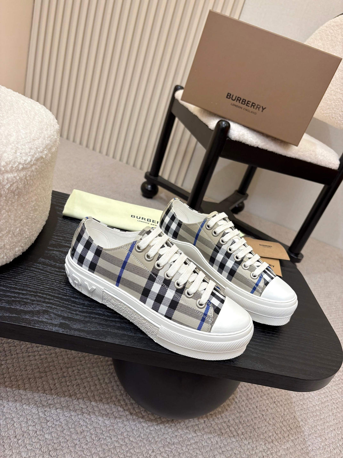 China Replica Burberry Women Shoes 80usd Only