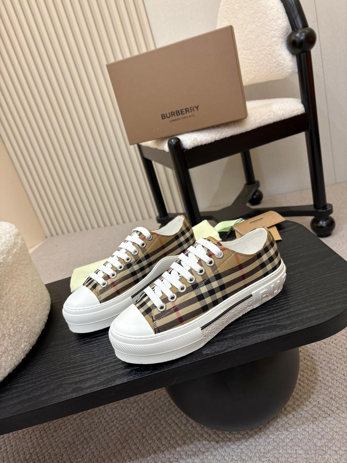 China Replica Burberry Women Shoes 77usd Only