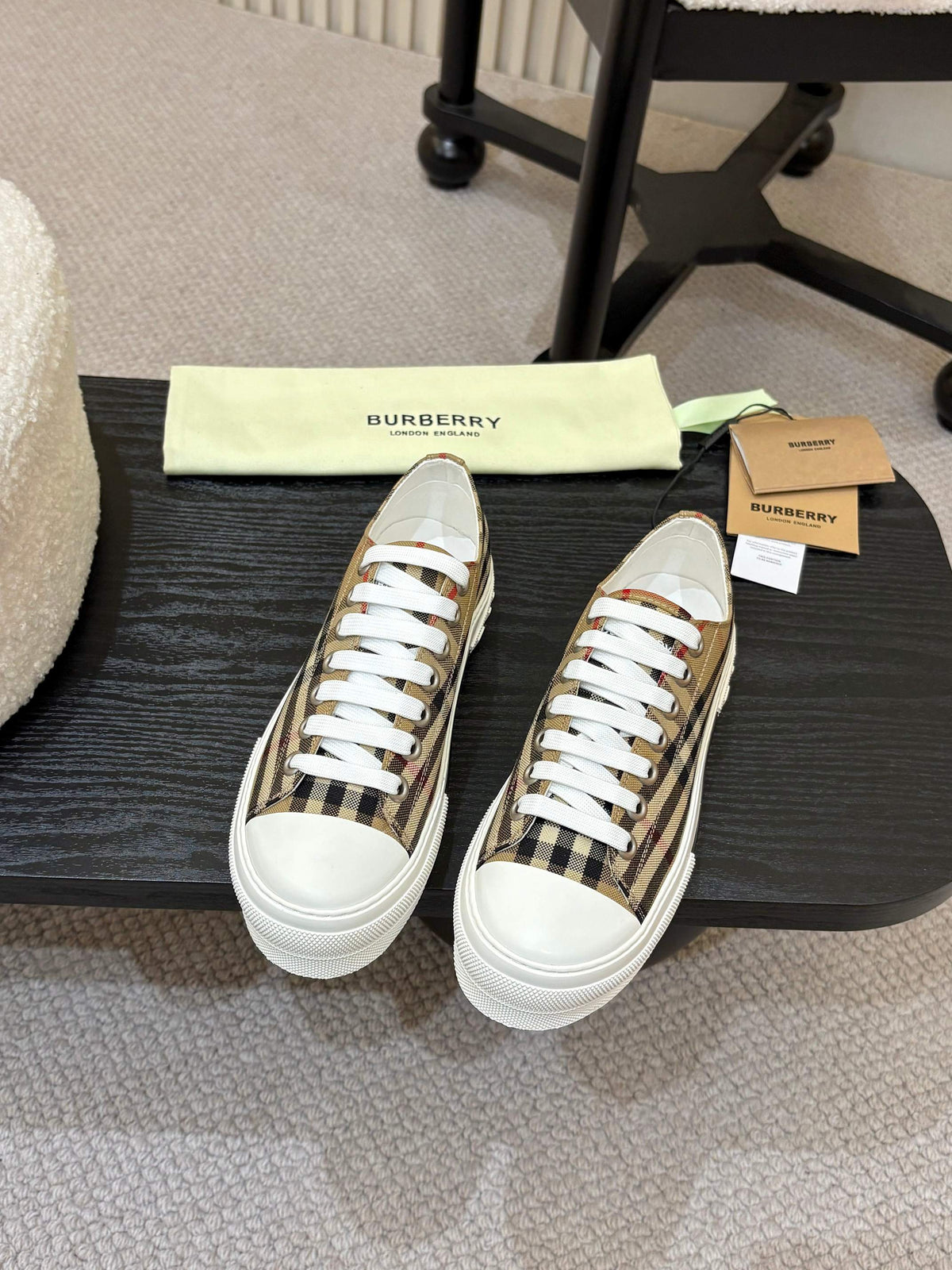 China Replica Burberry Women Shoes 91usd Only