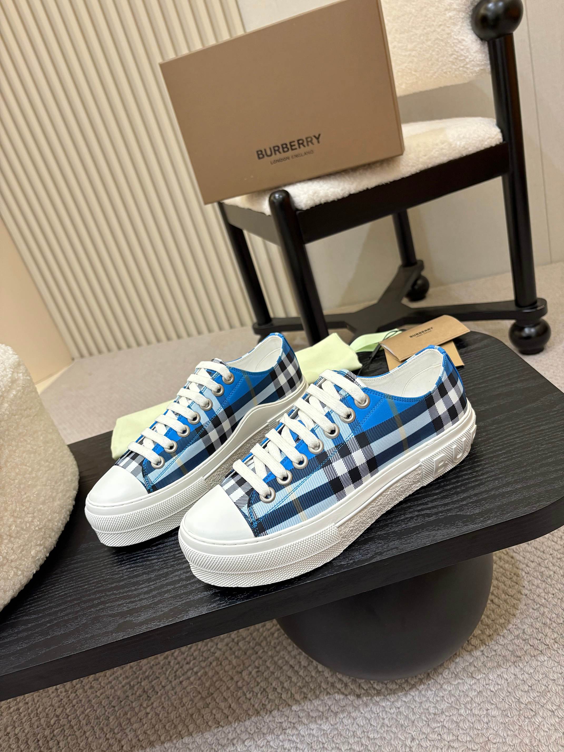 China Replica Burberry Women Shoes 77usd Only