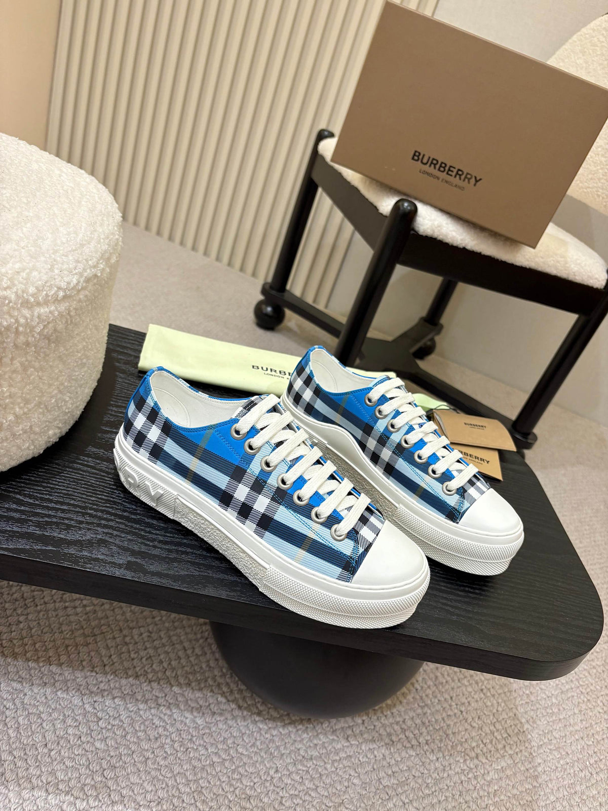 China Replica Burberry Women Shoes 80usd Only