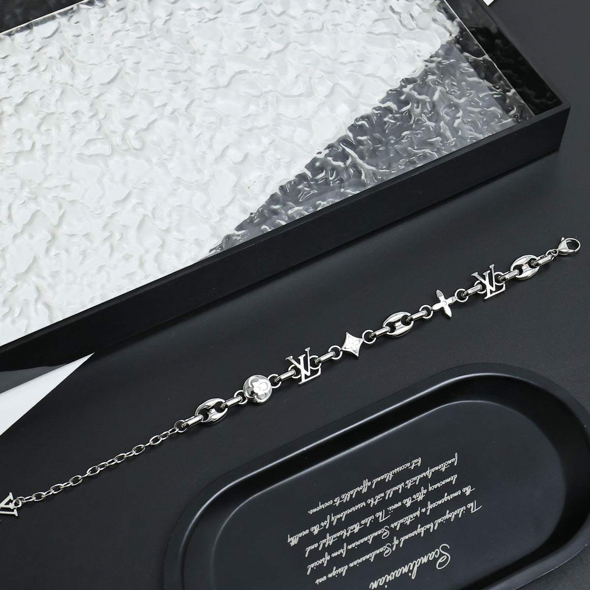 China Replica LV Necklaces 30usd Only