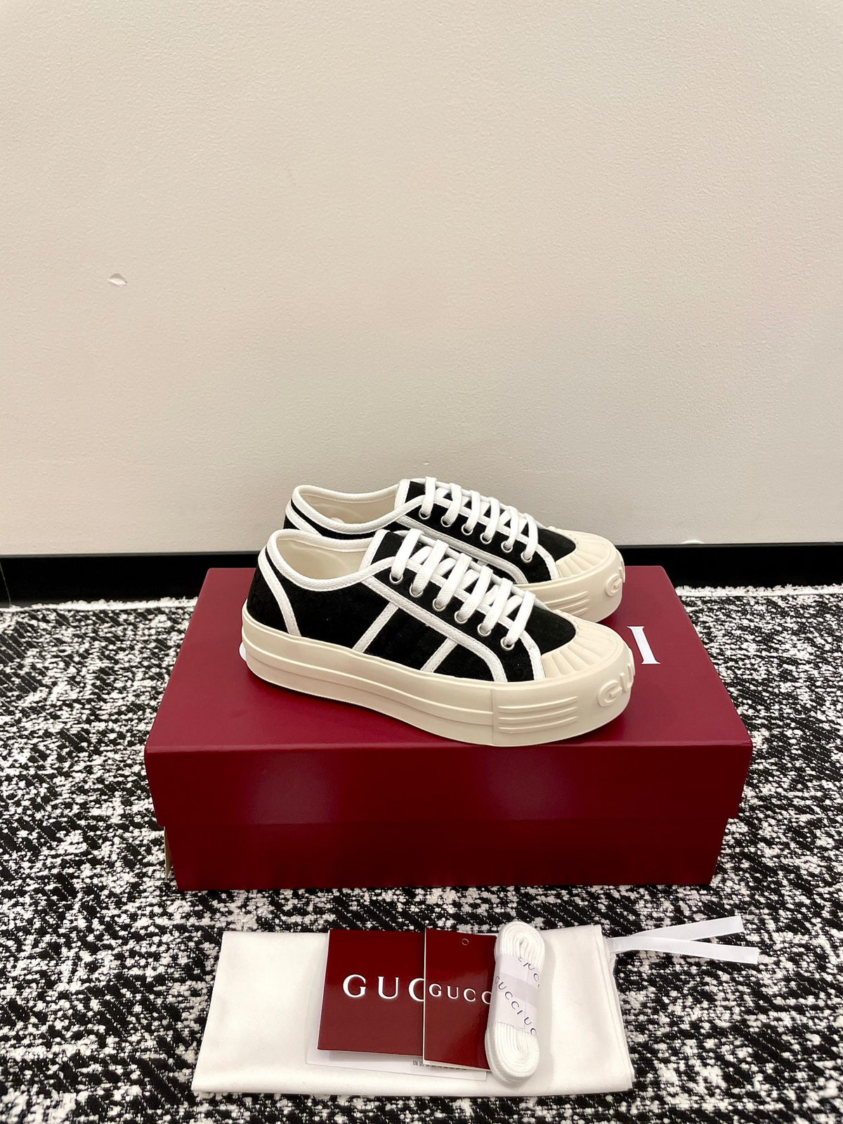 China Replica Gucci Women Shoes 84usd Only