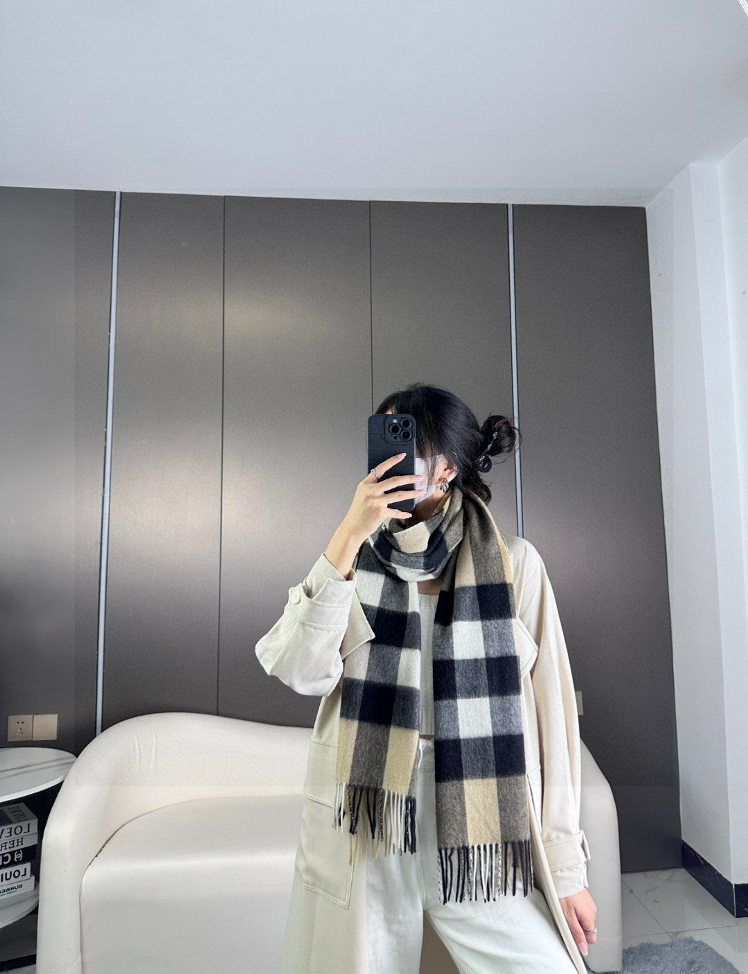 China Replica Burberry Scarf 60usd Only