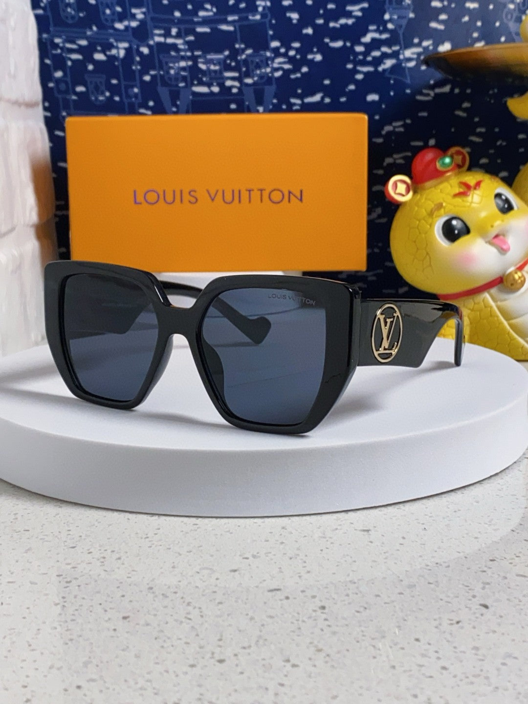 China Replica LV Sunglasses 28usd Only
