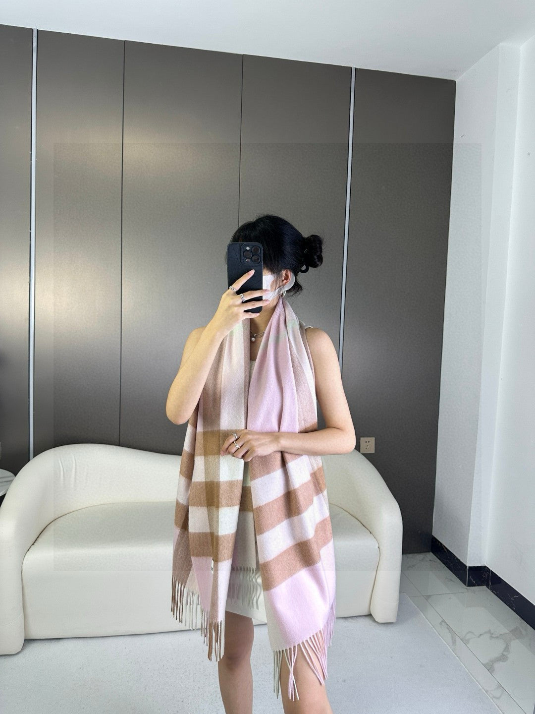 China Replica Burberry Scarf 42usd Only