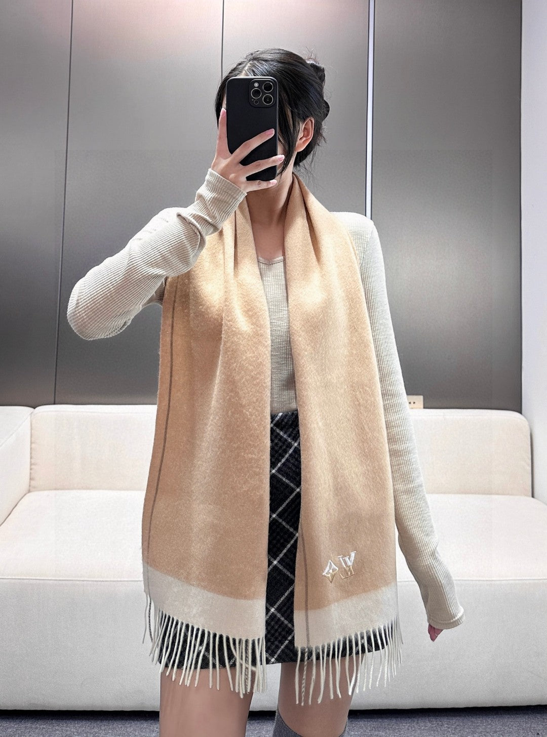 China Replica LV Scarf 44usd Only