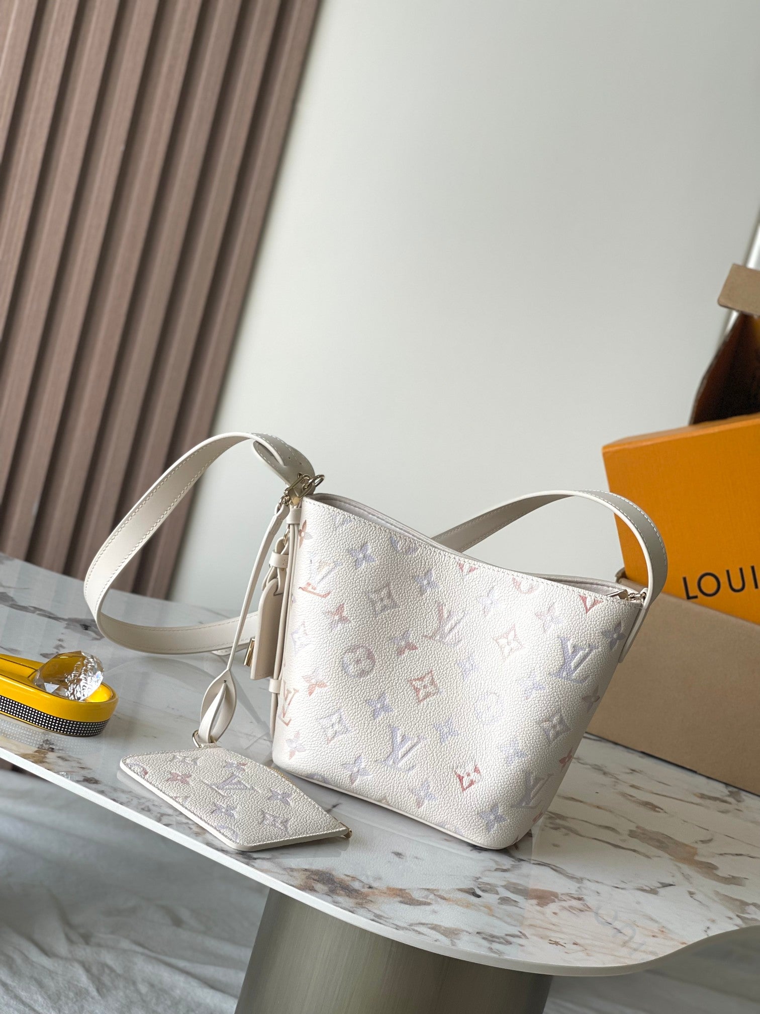 China Replica LV Handbags 360usd Only