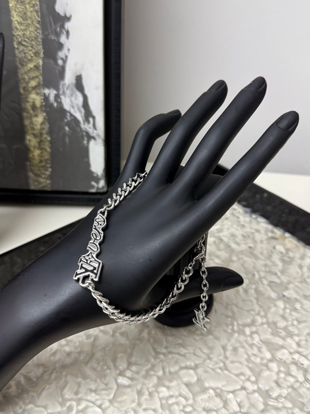 China Replica LV Necklaces 27usd Only