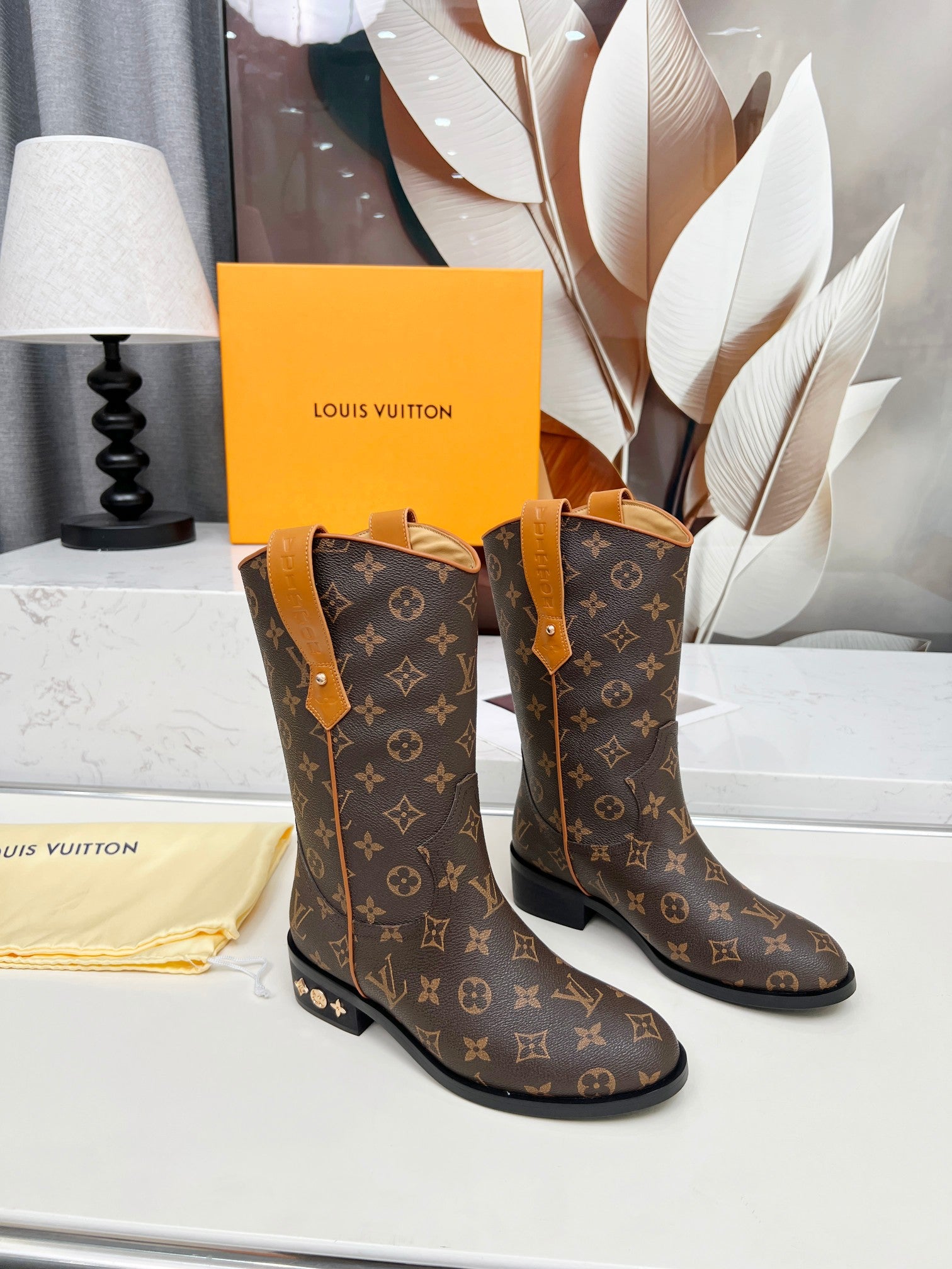 China Replica LV Women Shoes 108usd Only