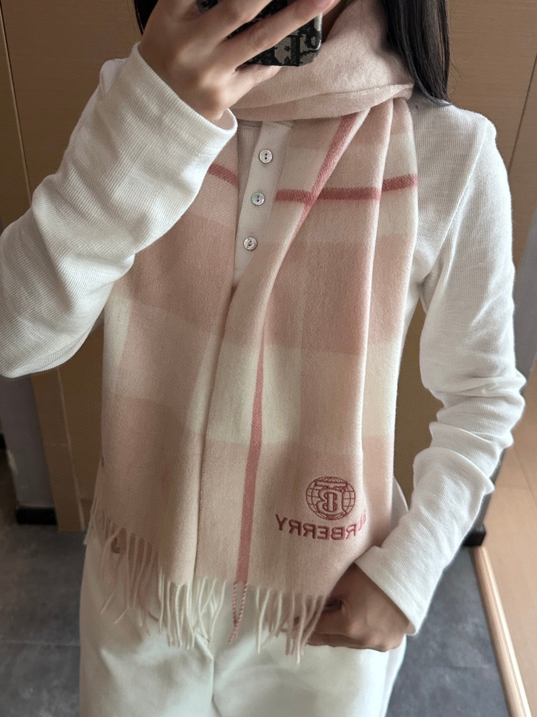 China Replica Burberry Scarf 44usd Only