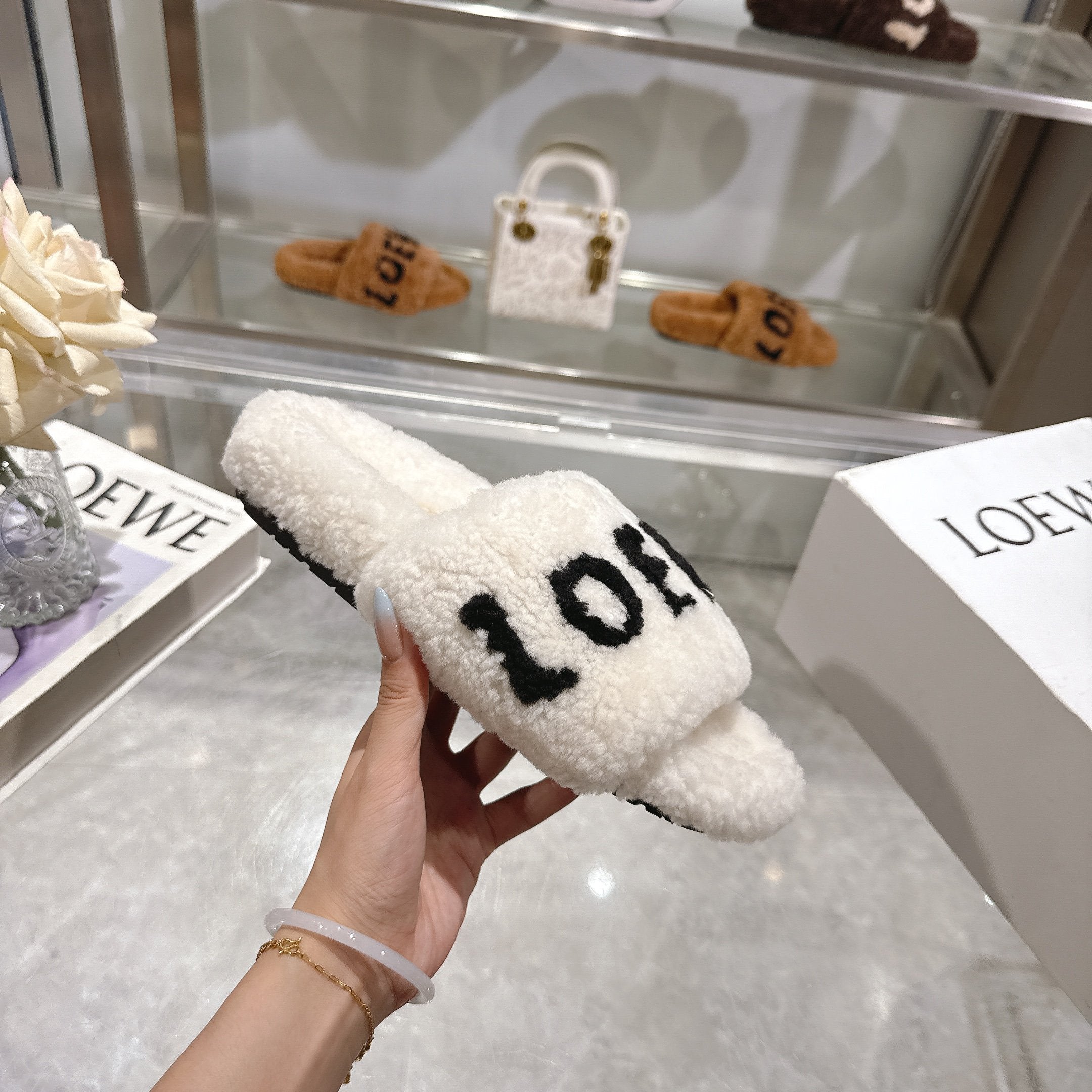 China Replica Loewe Women Shoes 77usd Only