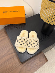 China Replica LV Women Shoes 84usd Only