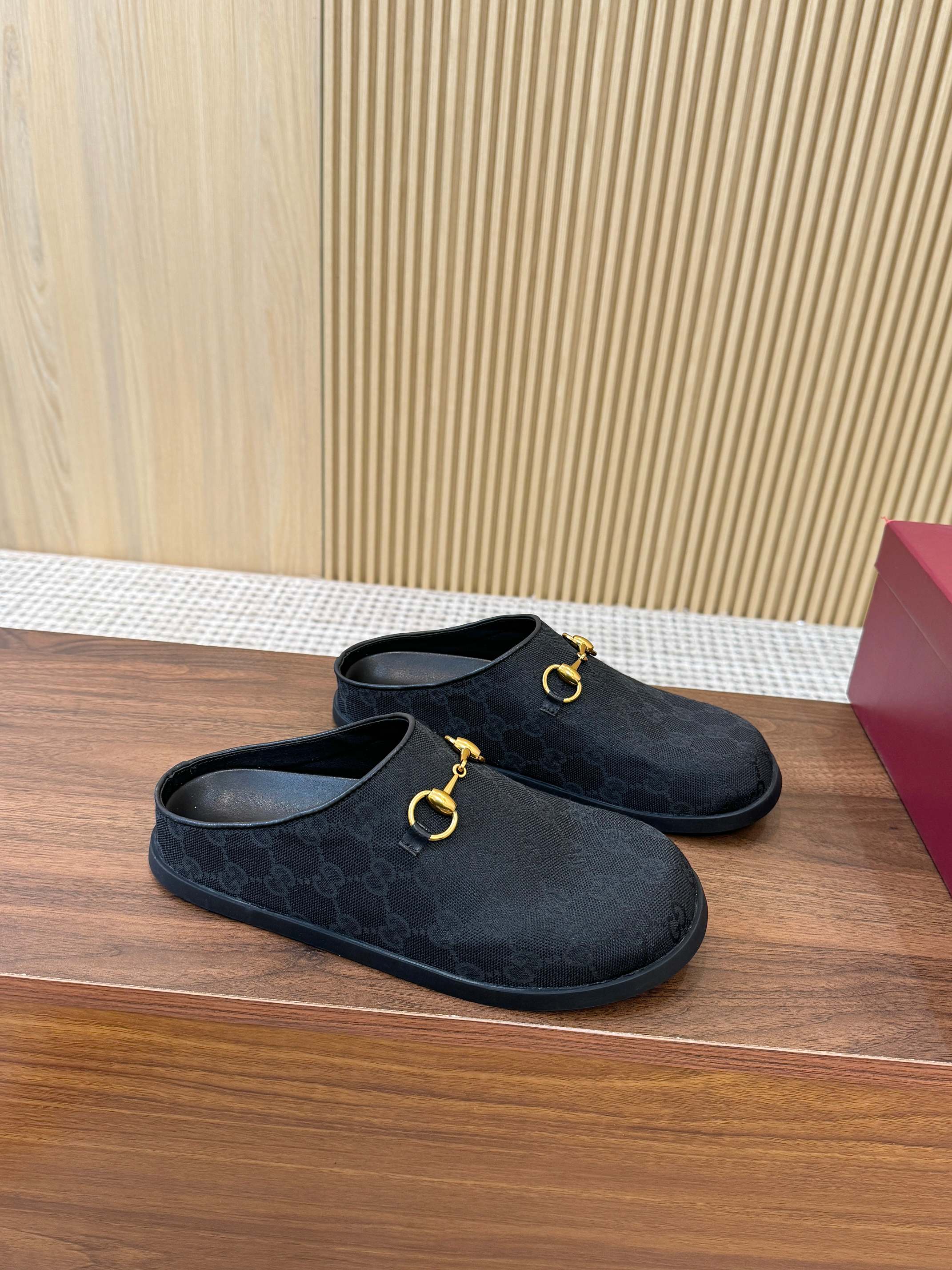 China Replica Gucci Women Shoes 66usd Only