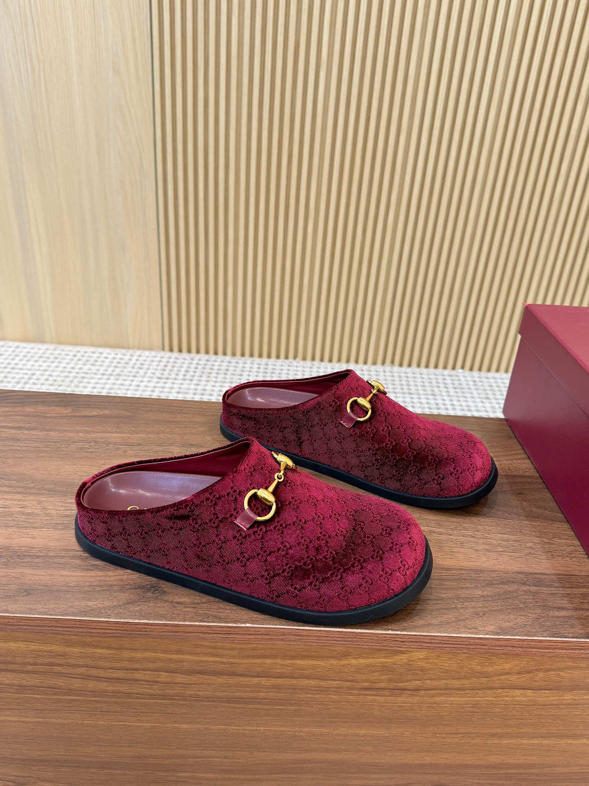 China Replica Gucci Women Shoes 66usd Only