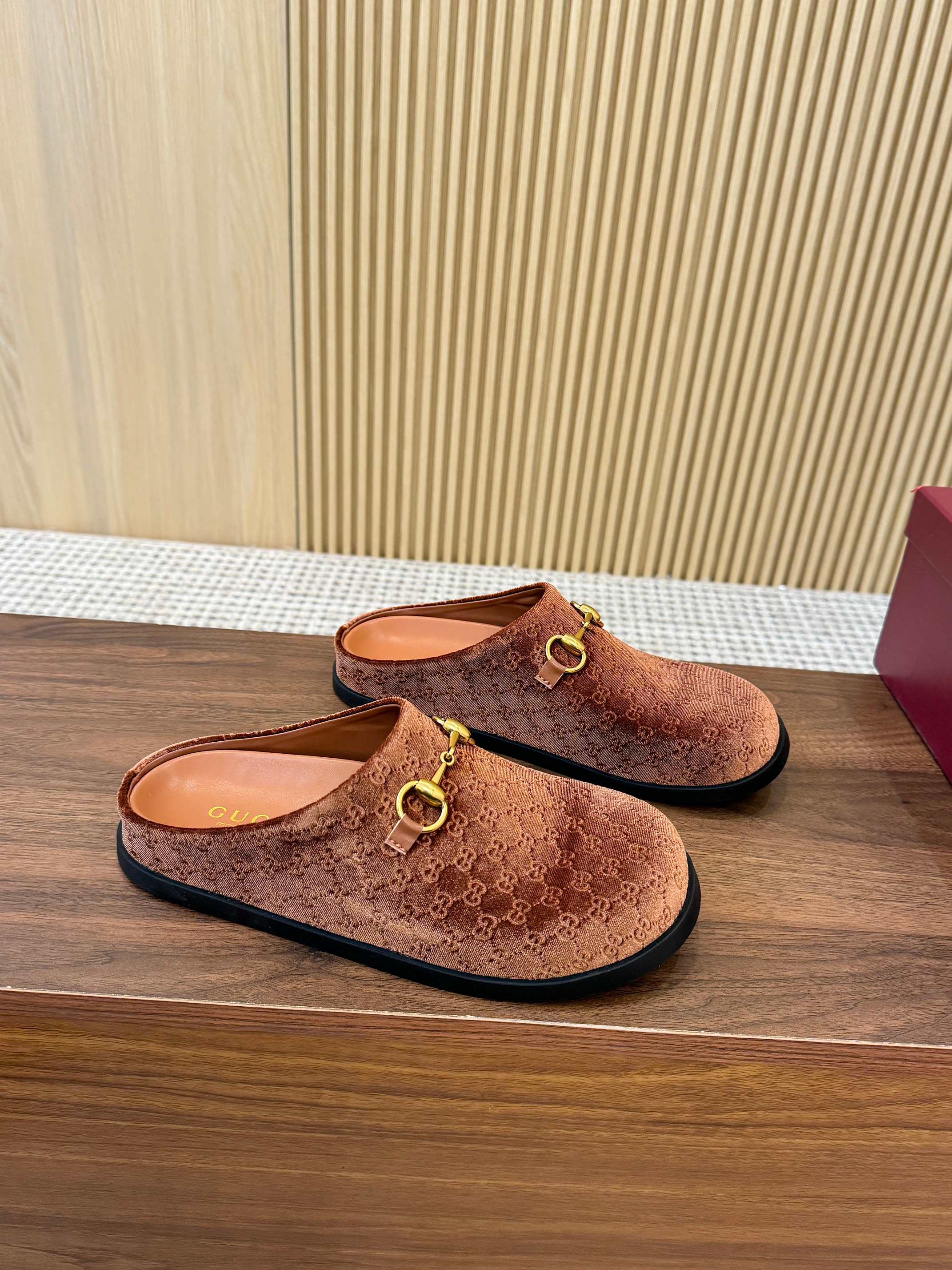 China Replica Gucci Women Shoes 66usd Only