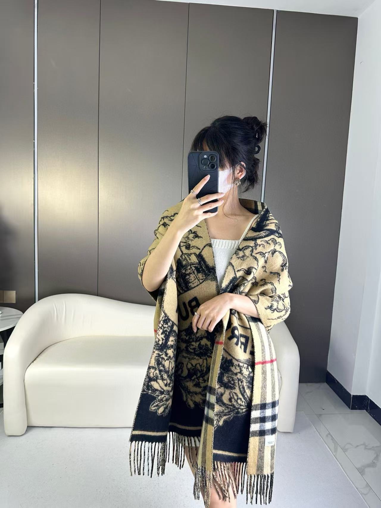 China Replica Burberry Scarf 54usd Only