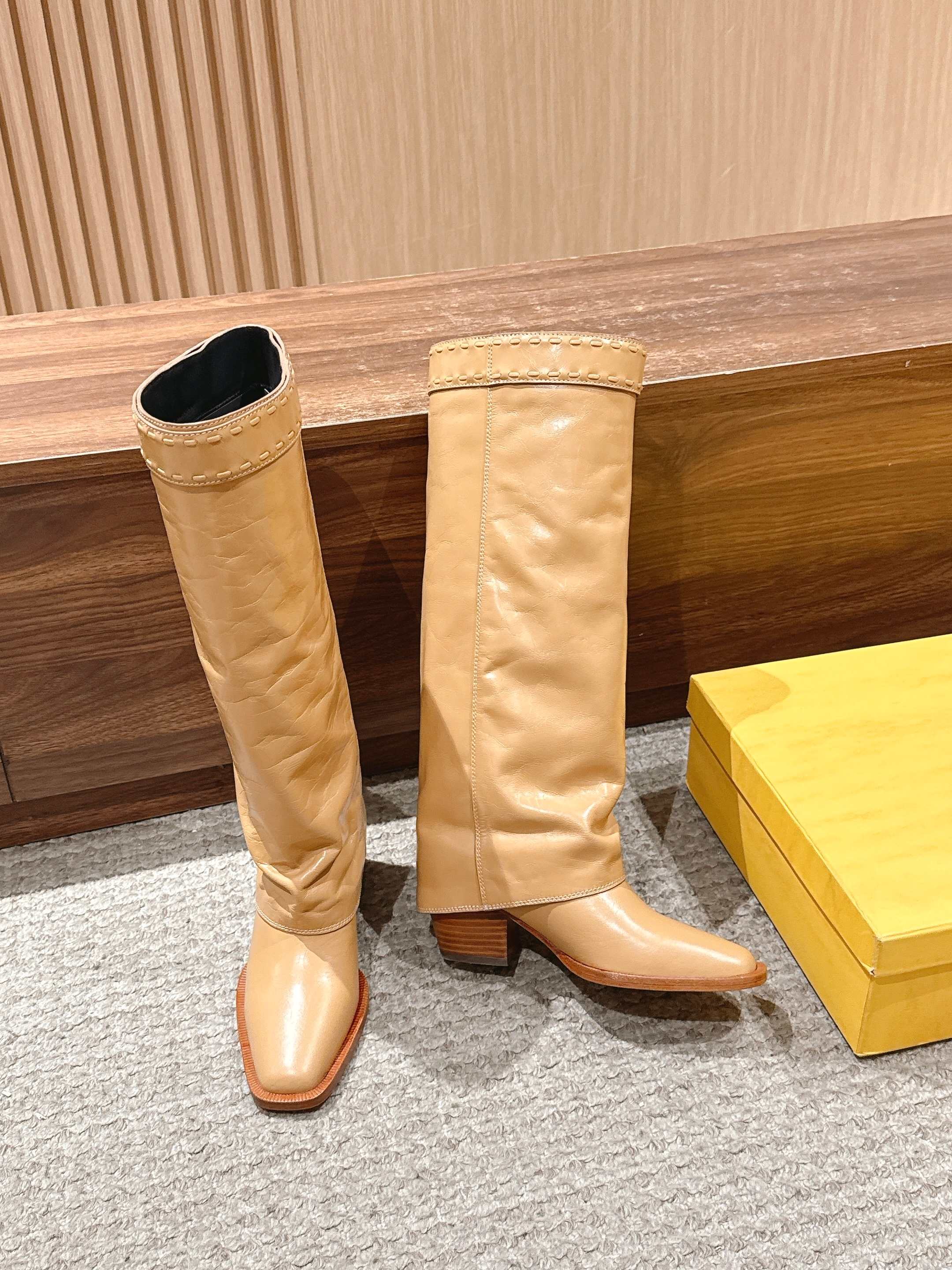 China Replica Fendi Women Shoes 224usd Only