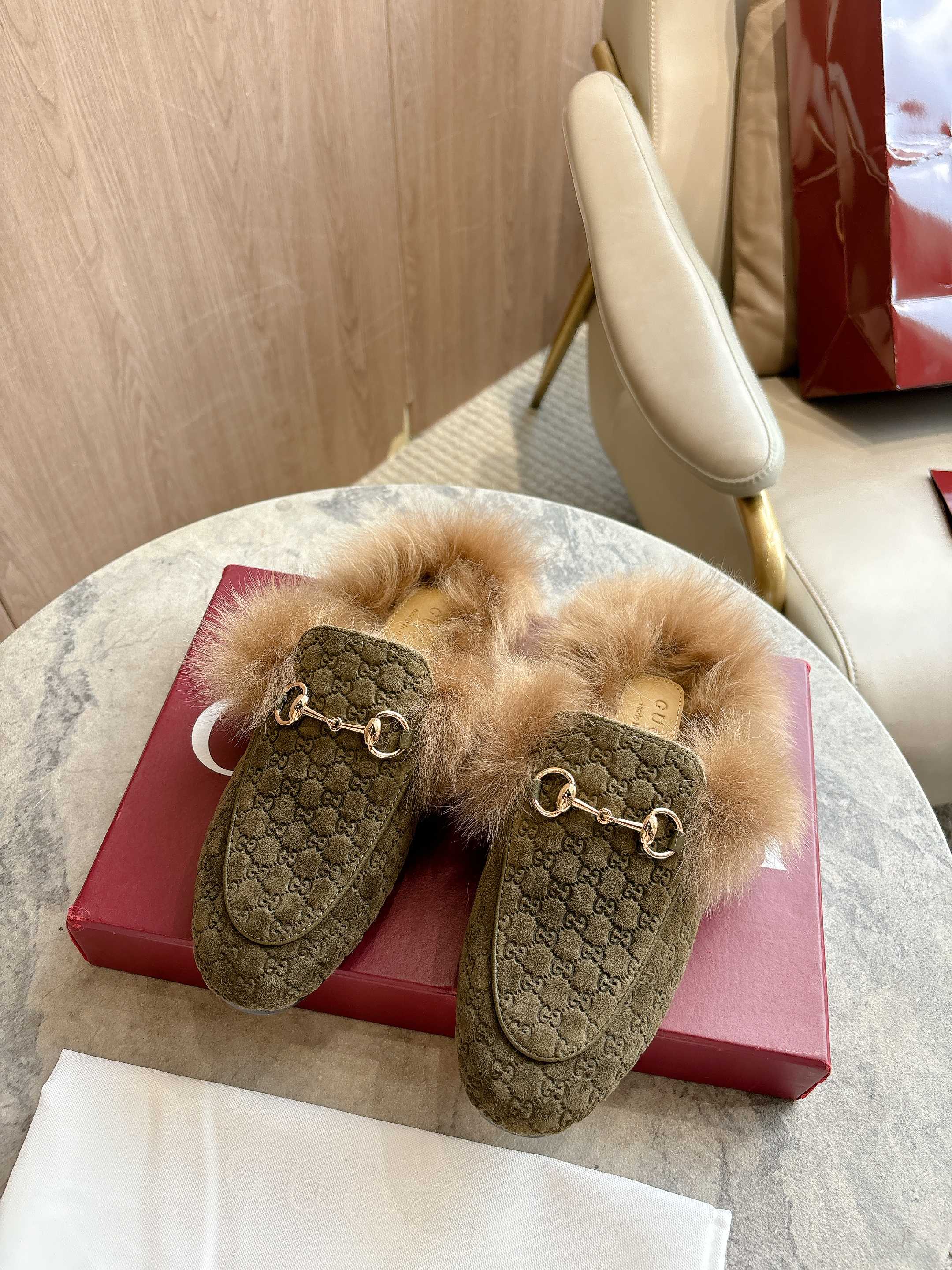 China Replica Gucci Women Shoes 102usd Only
