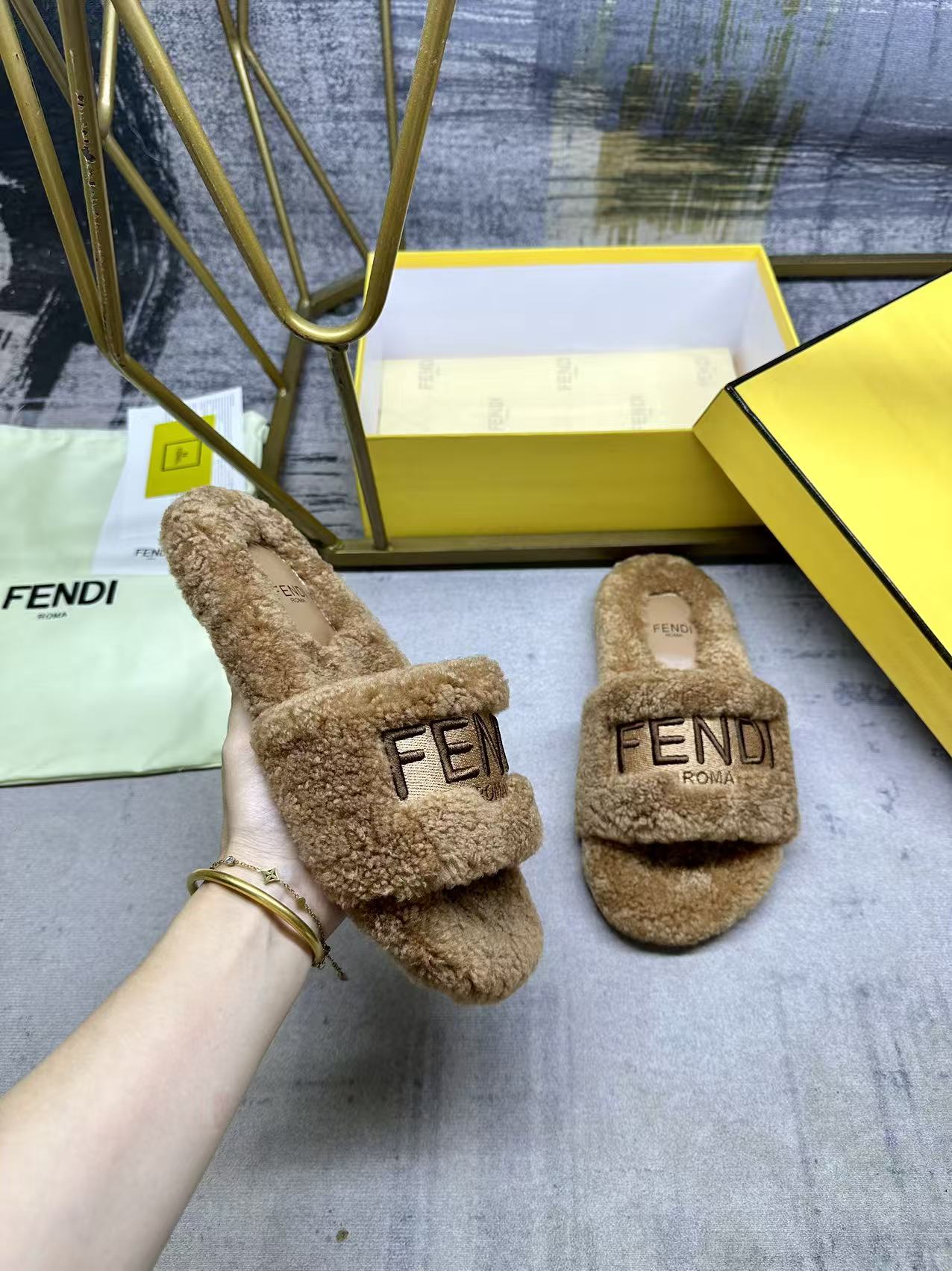 China Replica Fendi Women Shoes 91usd Only
