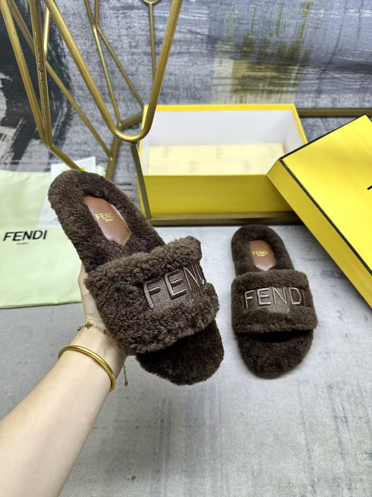 China Replica Fendi Women Shoes 91usd Only