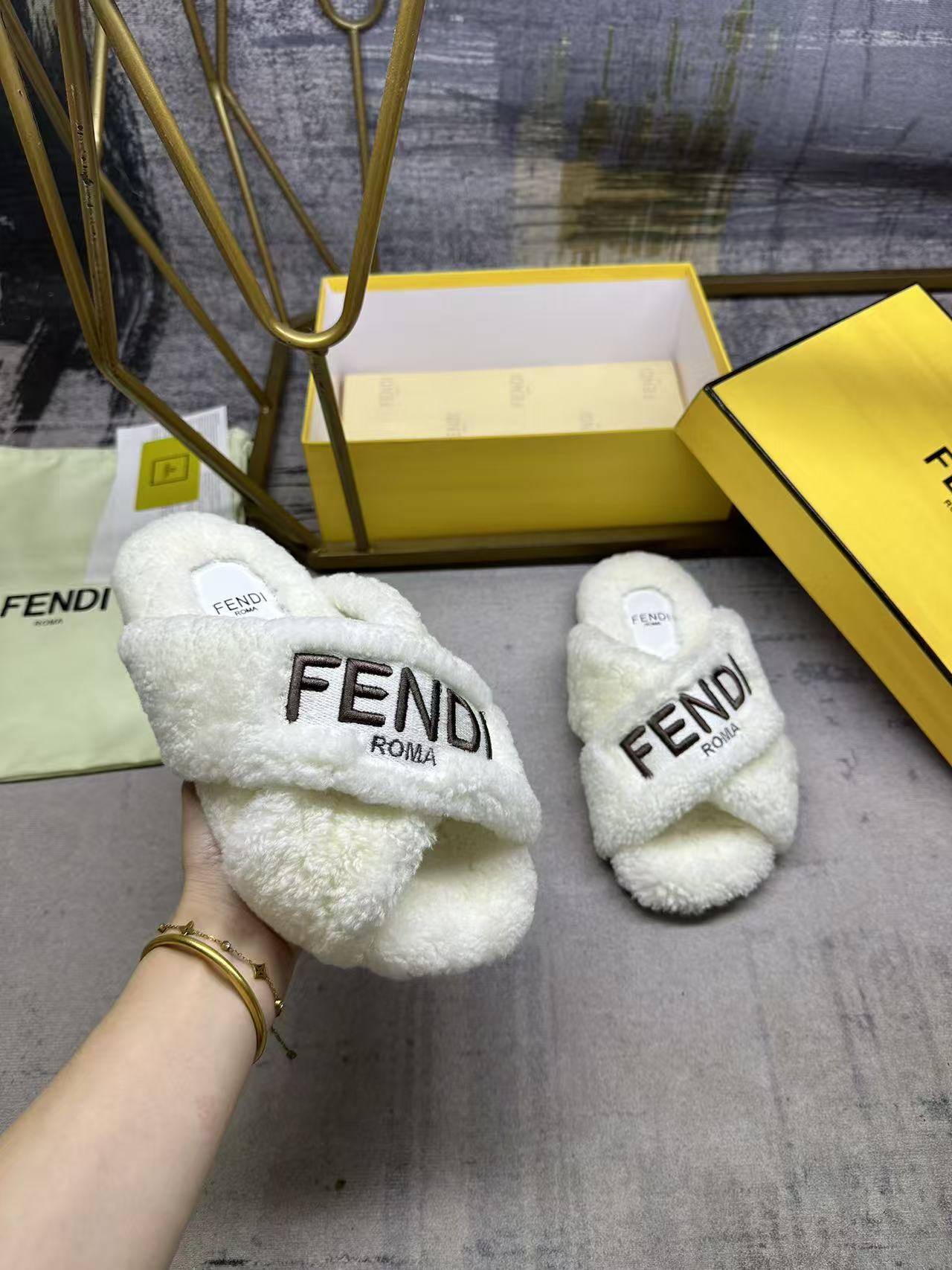 China Replica Fendi Women Shoes 95usd Only
