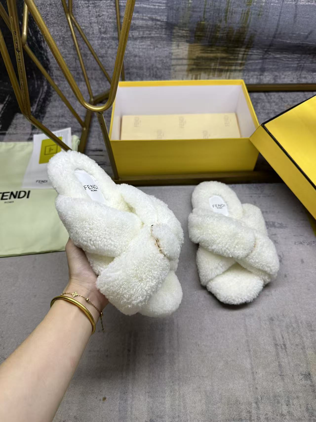 China Replica Fendi Women Shoes 102usd Only