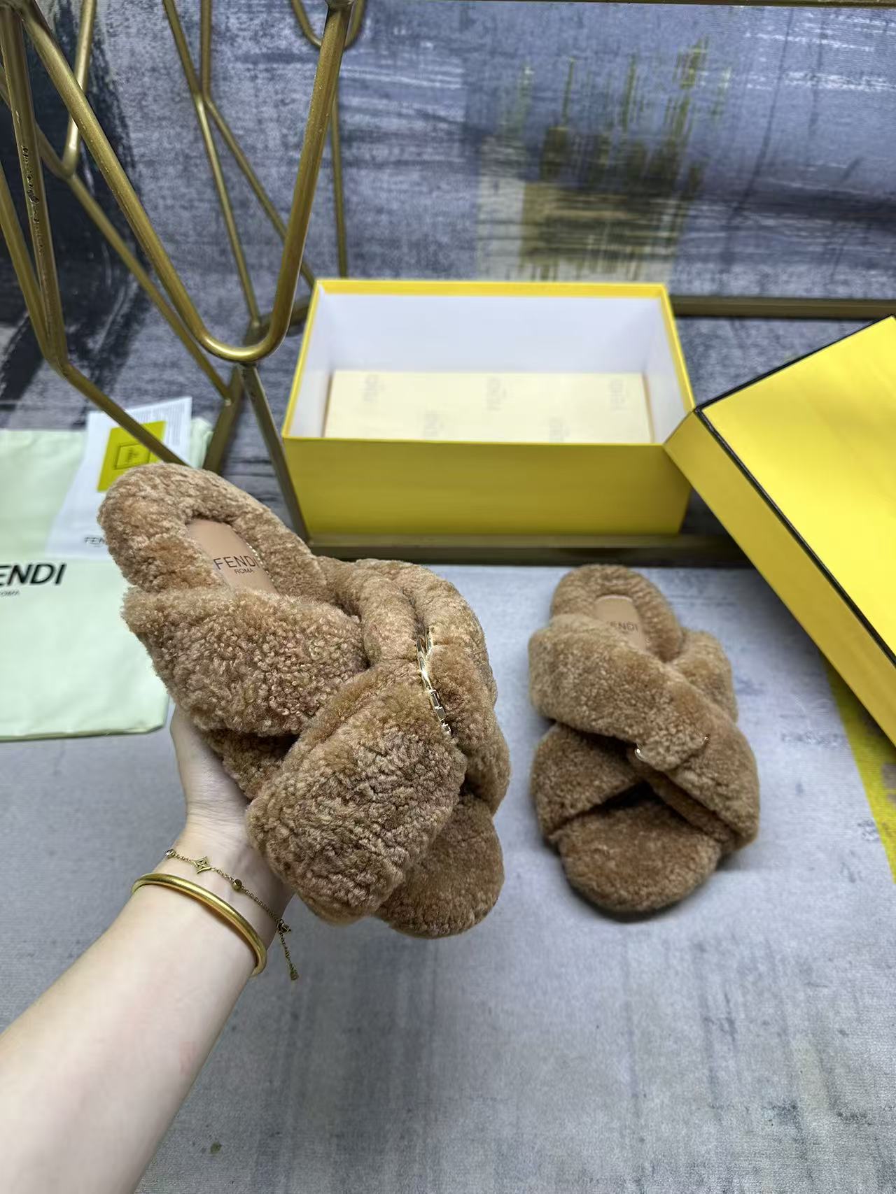 China Replica Fendi Women Shoes 102usd Only