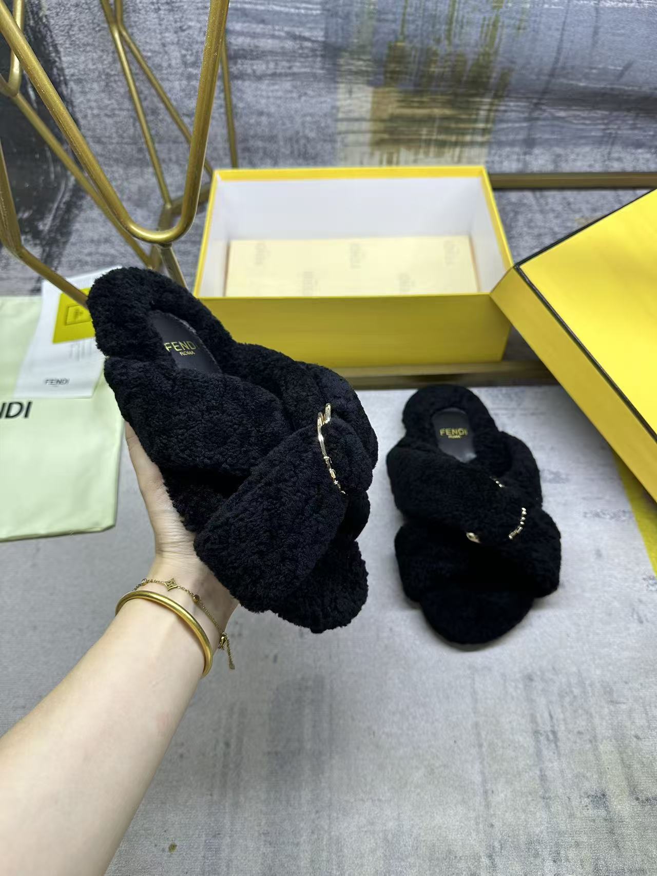 China Replica Fendi Women Shoes 102usd Only