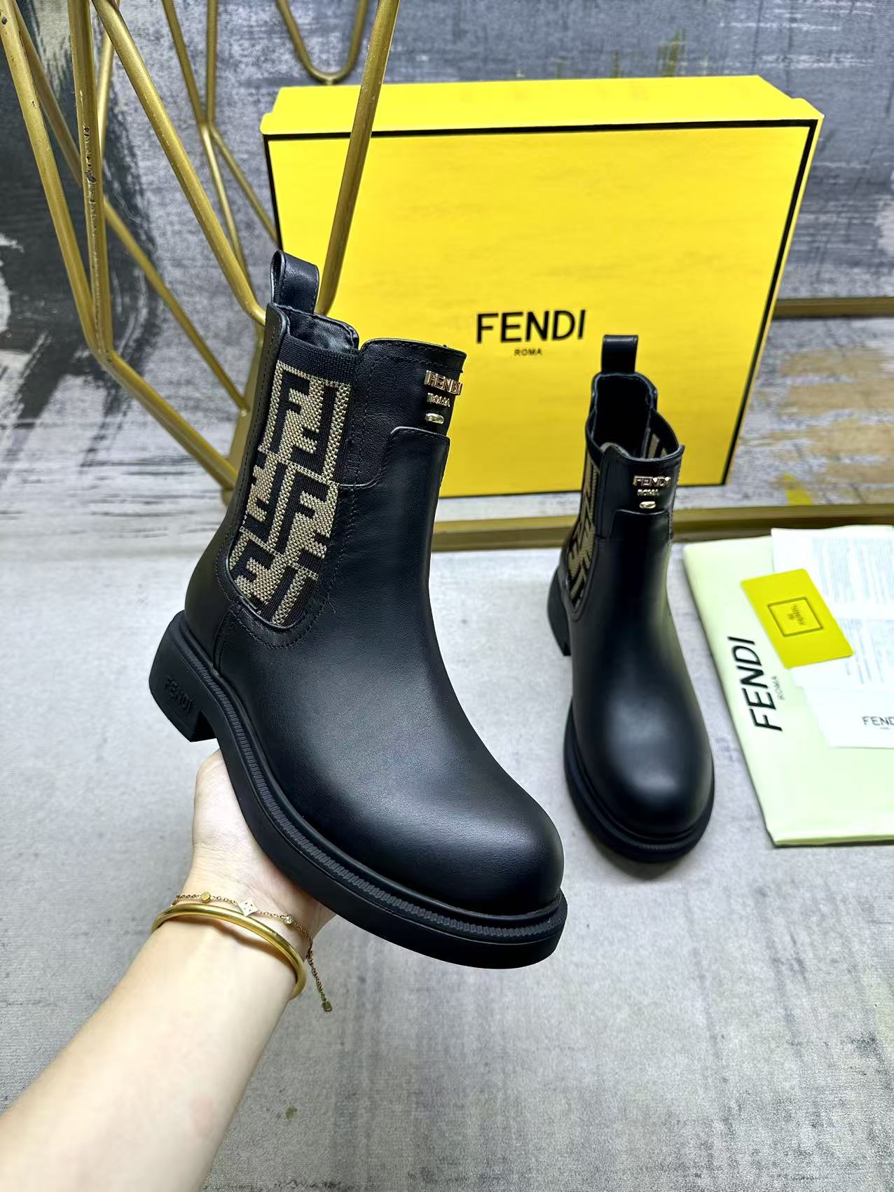 China Replica Fendi Women Shoes 112usd Only